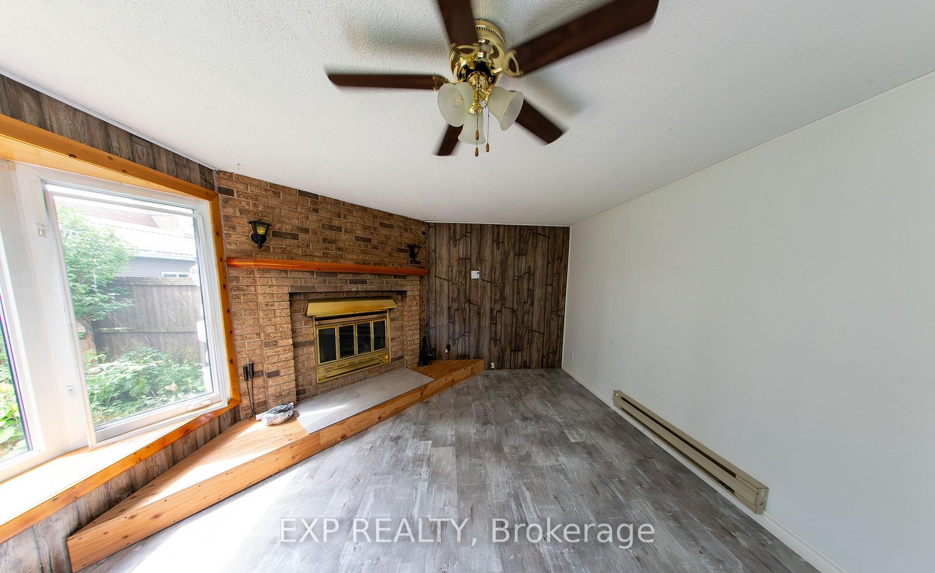 Photo 6 of 84 Kenyon Street E, North Glengarry, Alexandria — HOMEH