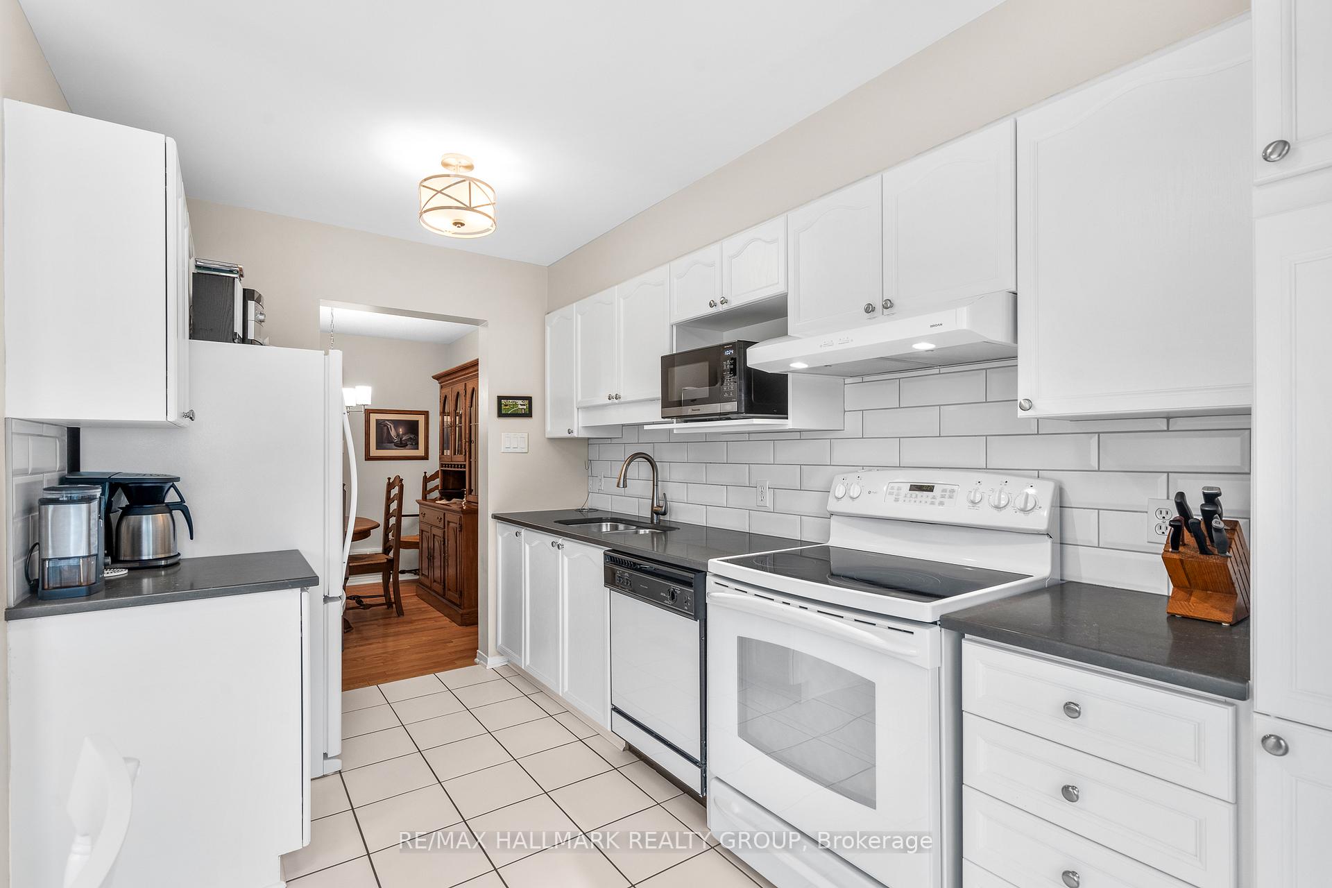Photo 10 of 1567 Cedar Mills Road, Ottawa, Chateauneuf — HOMEH