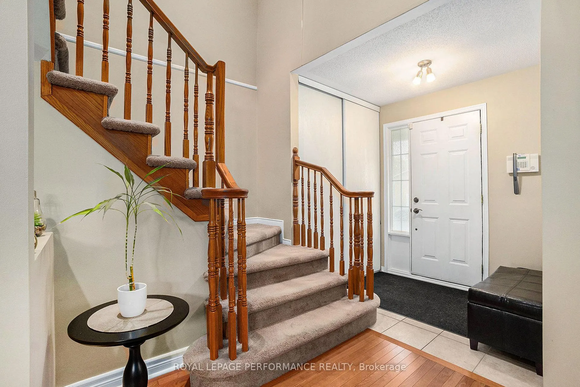 Photo 3 of 619 Chardonnay Drive, Ottawa, Avalon East — HOMEH