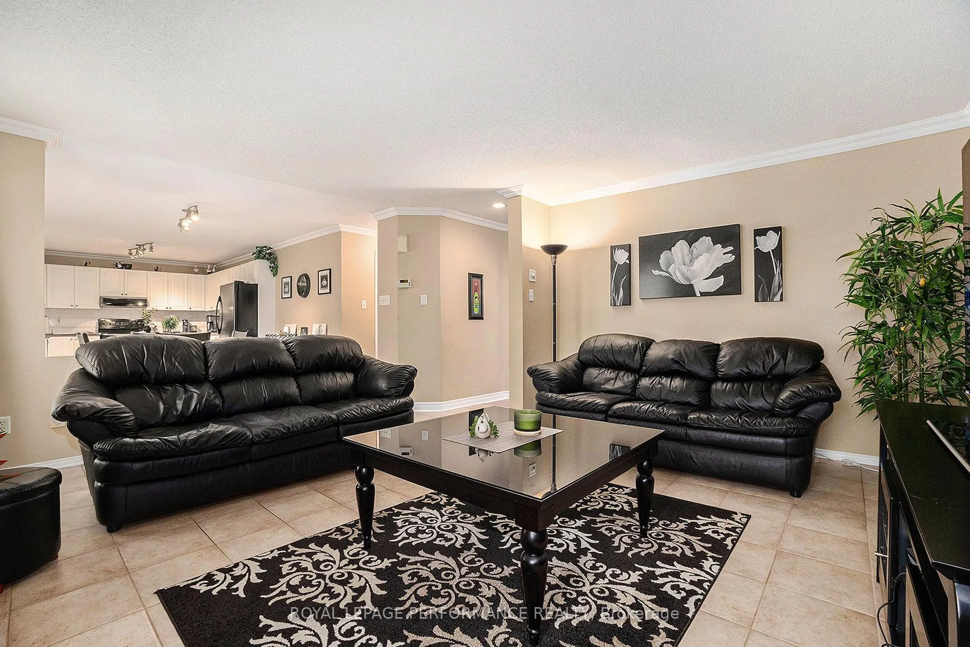Photo 11 of 619 Chardonnay Drive, Ottawa, Avalon East — HOMEH