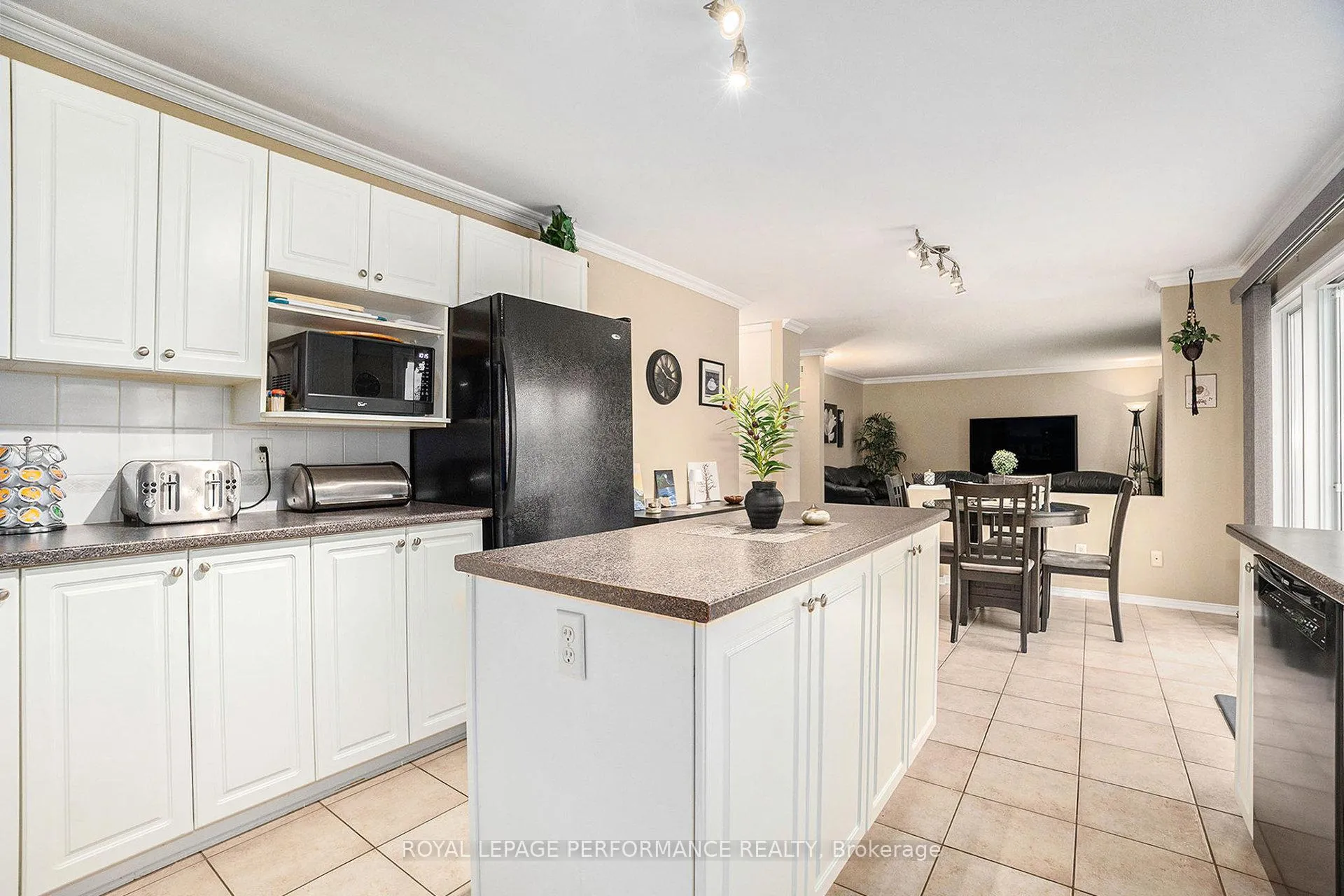 Photo 17 of 619 Chardonnay Drive, Ottawa, Avalon East — HOMEH