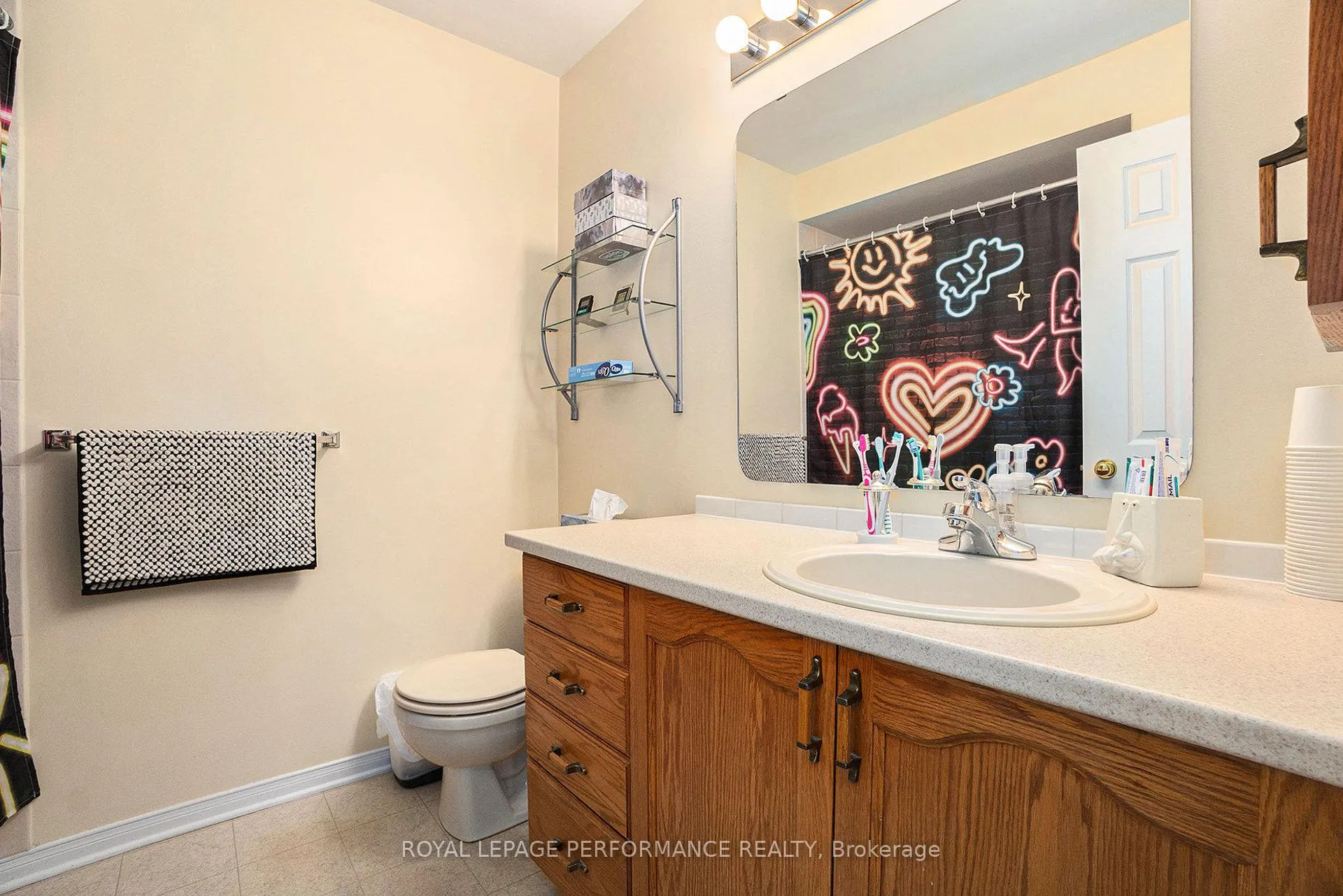 Photo 26 of 619 Chardonnay Drive, Ottawa, Avalon East — HOMEH