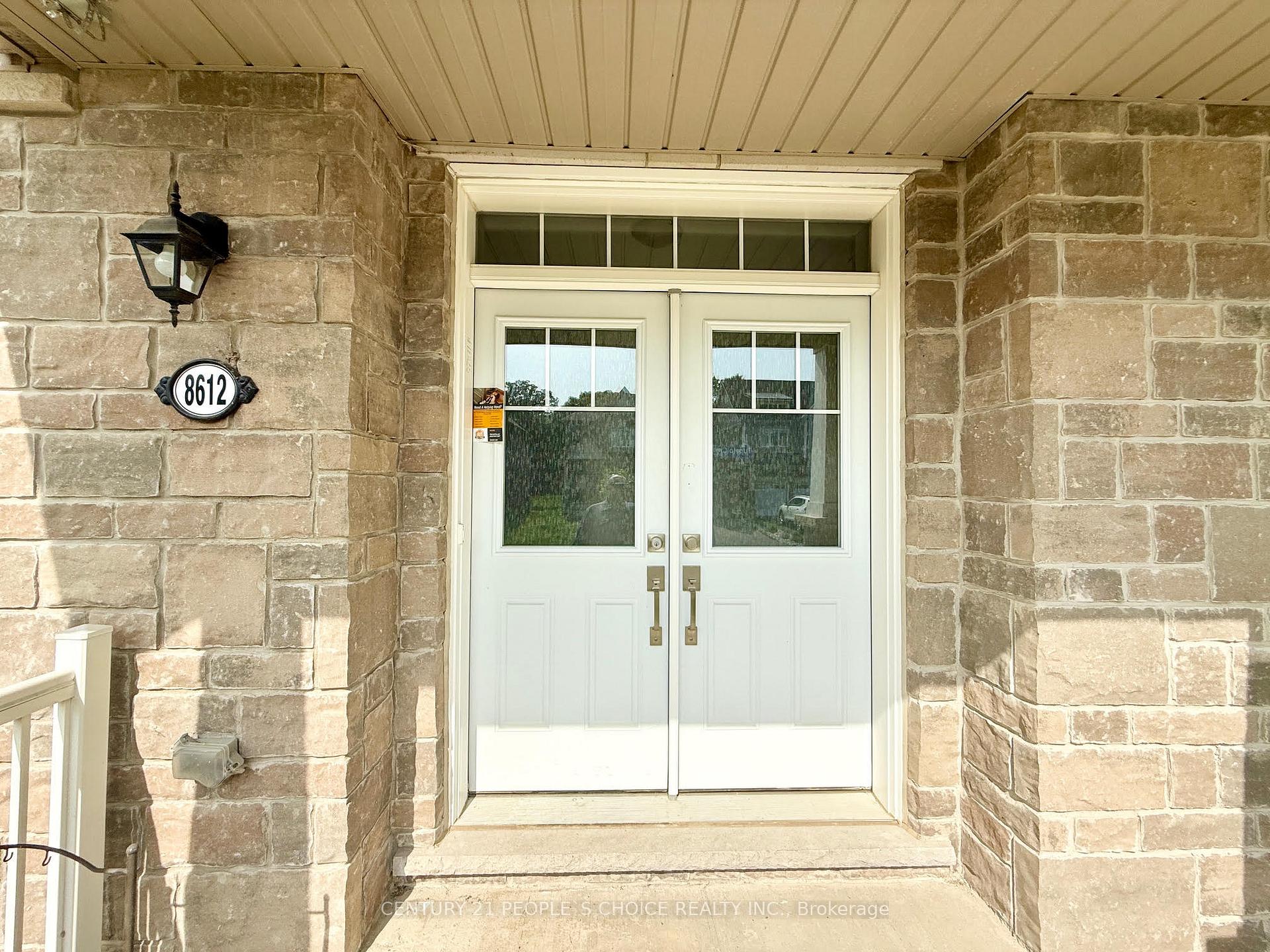 Photo 5 of 8612 Chickory Trail, Niagara Falls, Brown — HOMEH