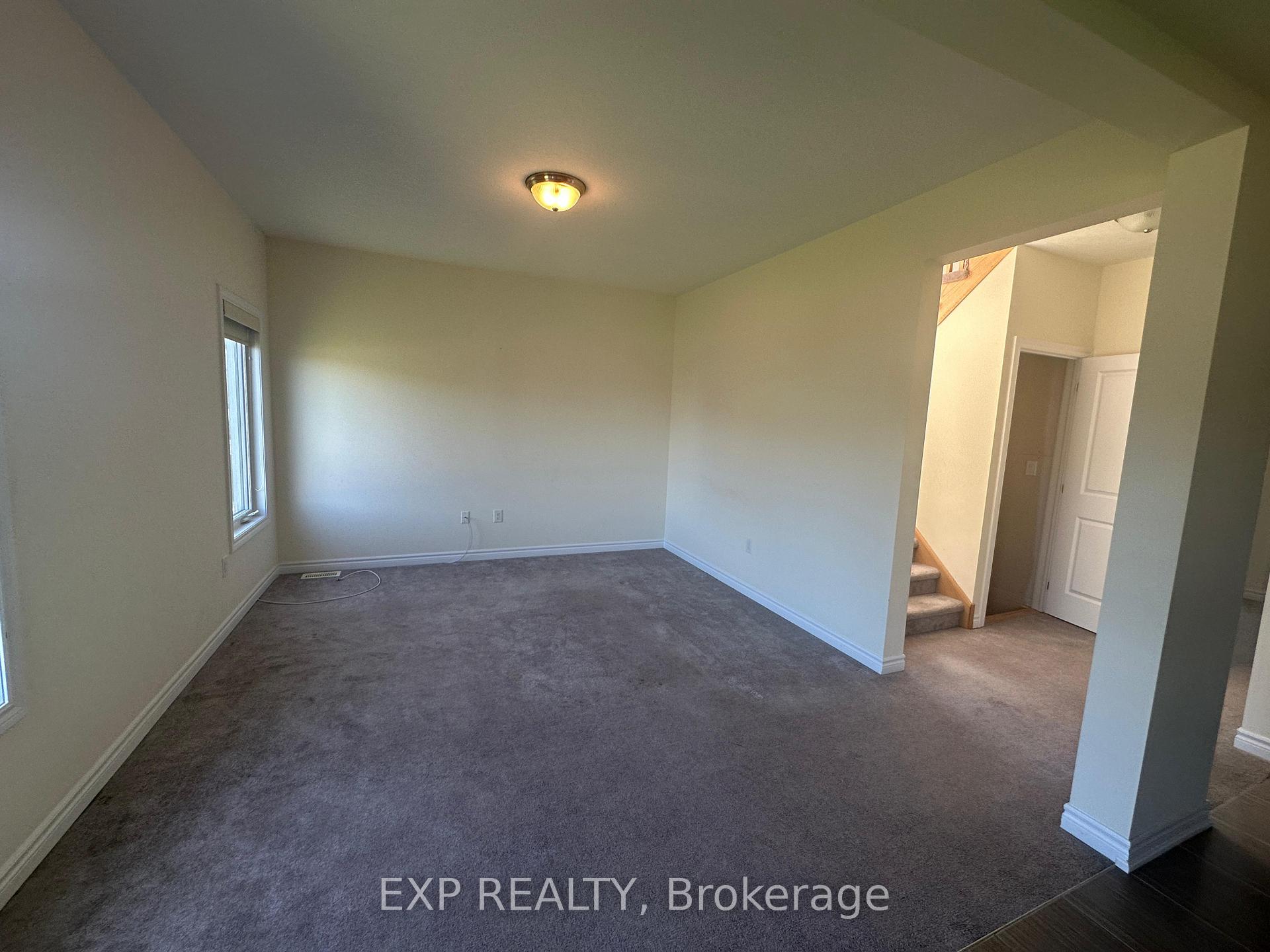 Photo 5 of 208 Isabella Drive, Orillia — HOMEH