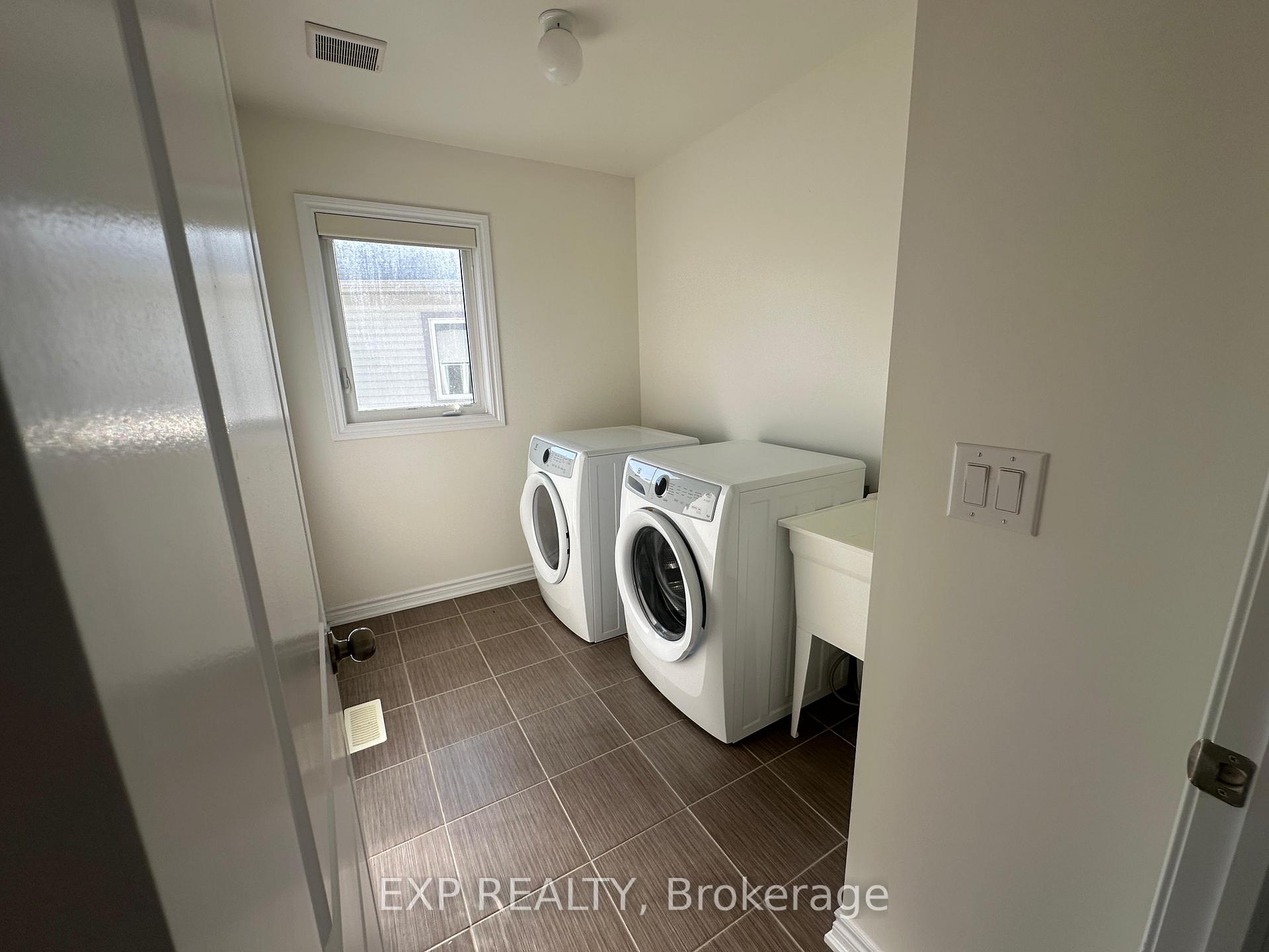 Photo 10 of 208 Isabella Drive, Orillia — HOMEH
