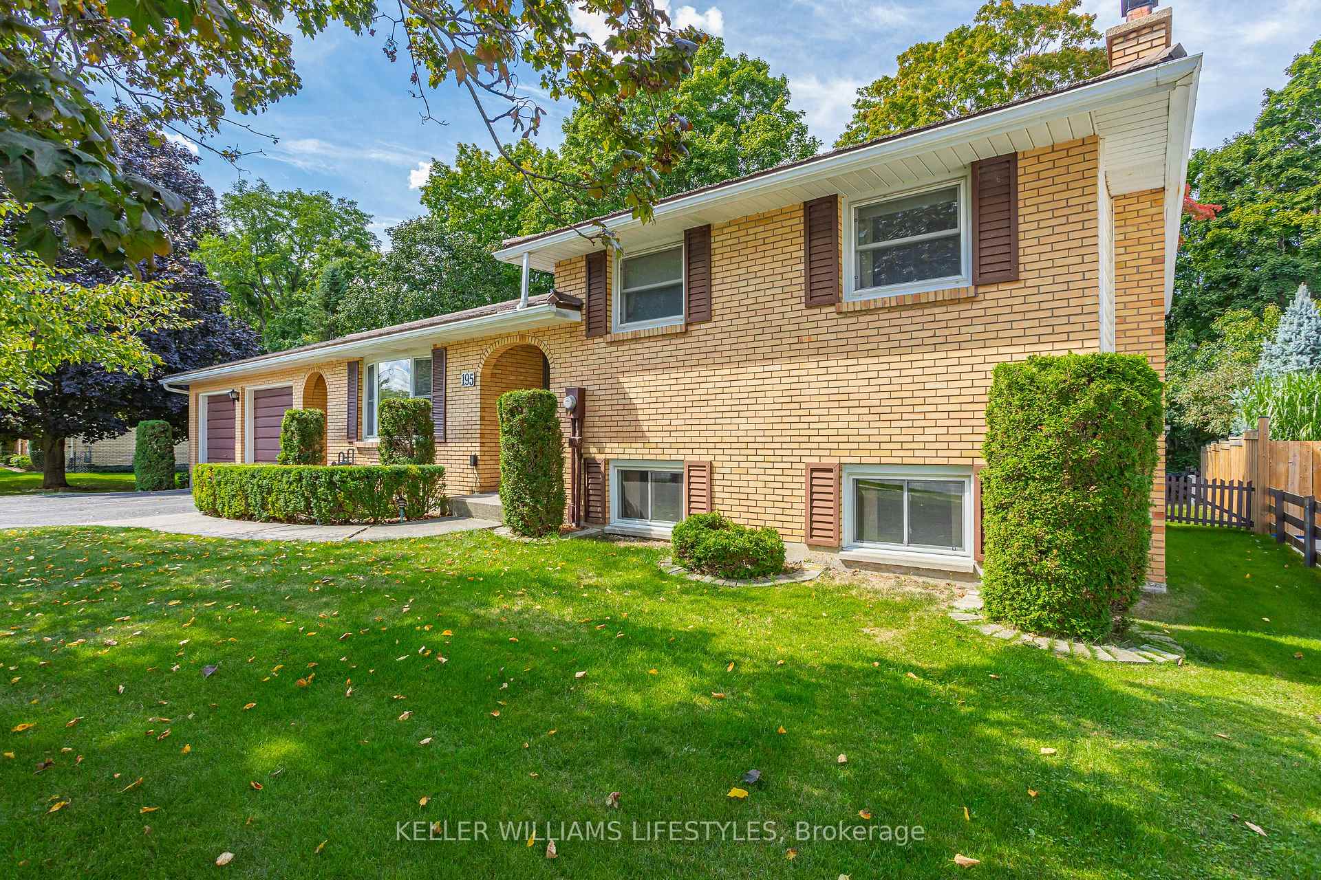 Photo 1 of 195 Queen Street, North Middlesex, Ailsa Craig — HOMEH