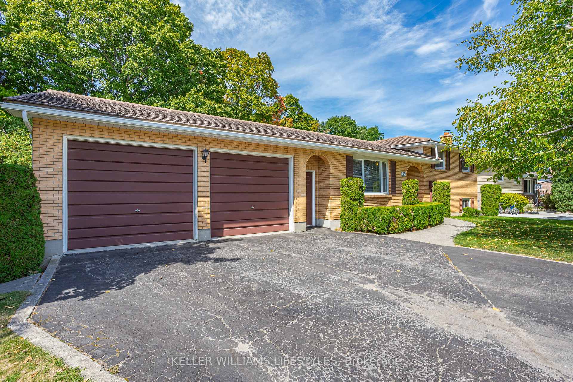 Photo 4 of 195 Queen Street, North Middlesex, Ailsa Craig — HOMEH