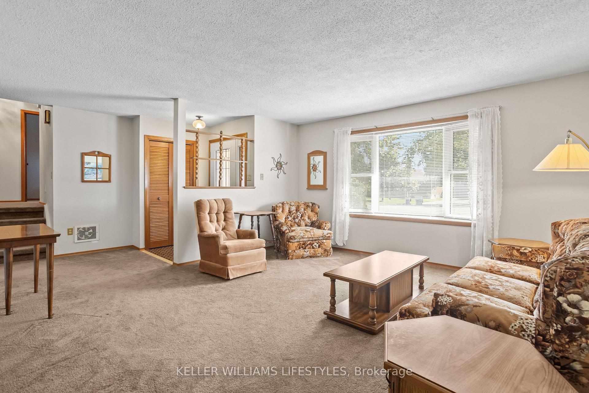 Photo 8 of 195 Queen Street, North Middlesex, Ailsa Craig — HOMEH