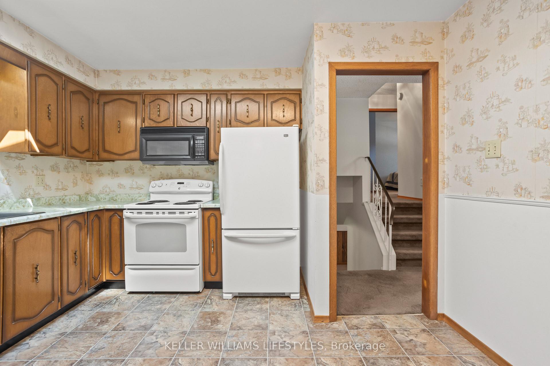Photo 12 of 195 Queen Street, North Middlesex, Ailsa Craig — HOMEH