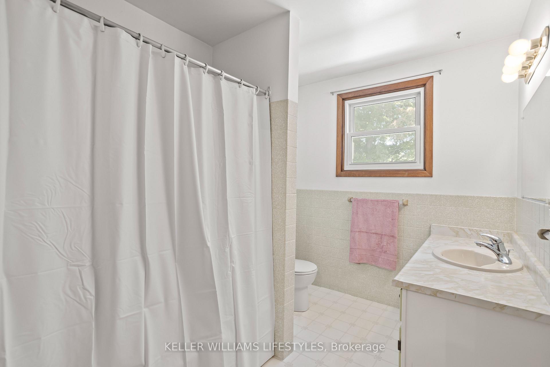 Photo 21 of 195 Queen Street, North Middlesex, Ailsa Craig — HOMEH