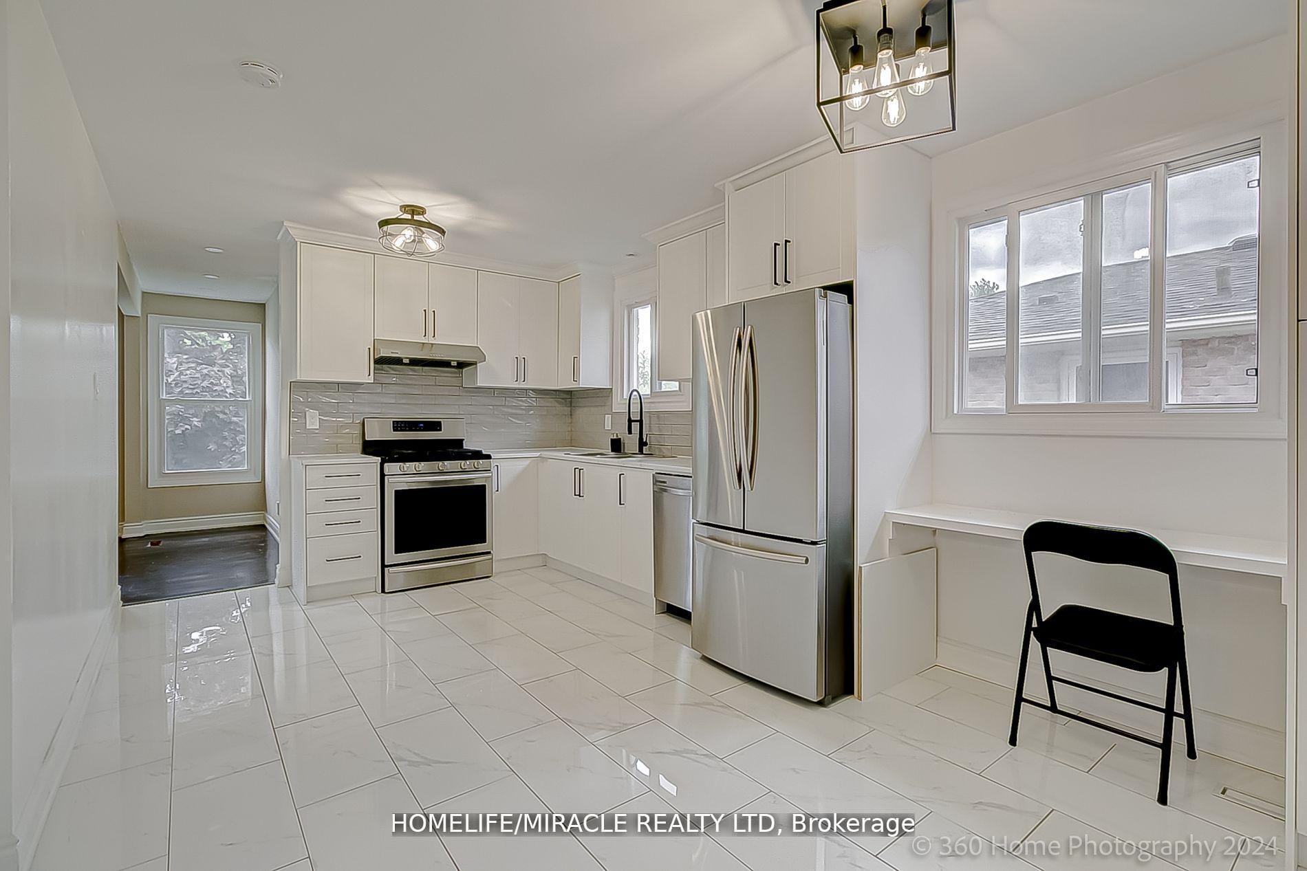 Photo 11 of 581 Hayward Crescent, Milton, Timberlea — HOMEH