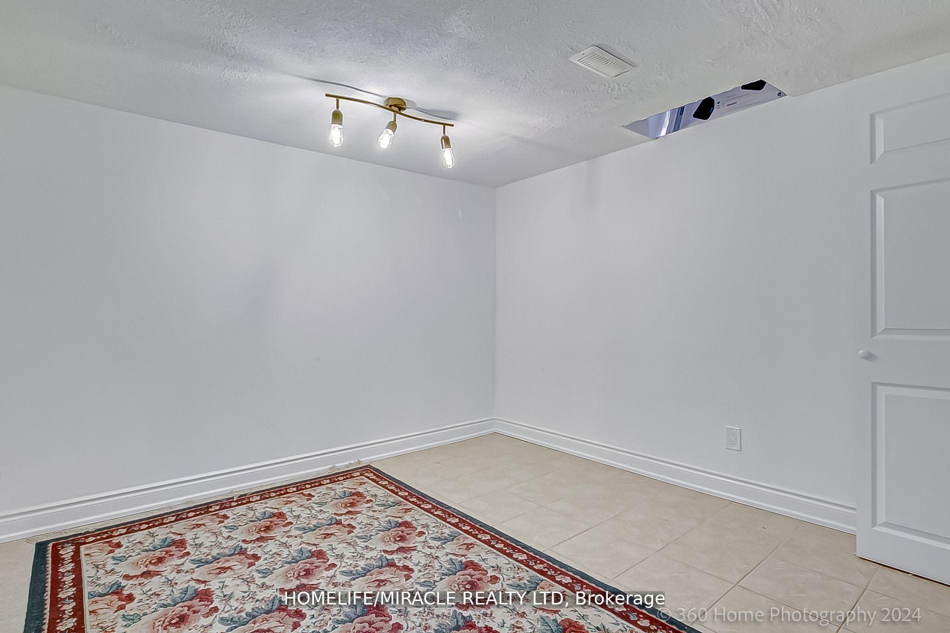 Photo 16 of 581 Hayward Crescent, Milton, Timberlea — HOMEH
