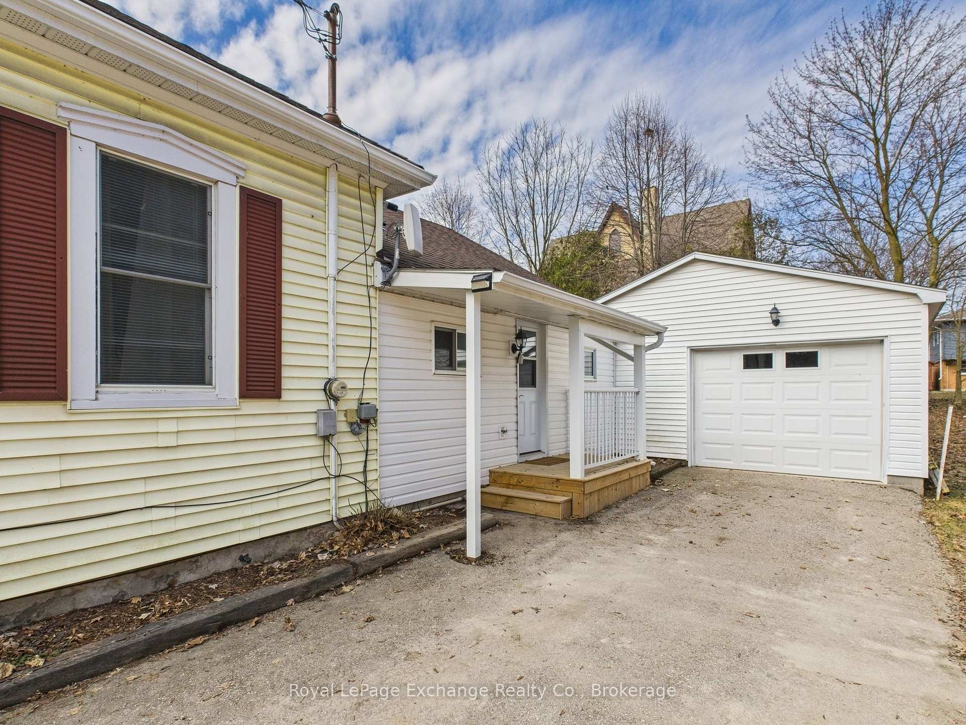 Photo 3 of 222 Edward Street, North Huron, Wingham — HOMEH
