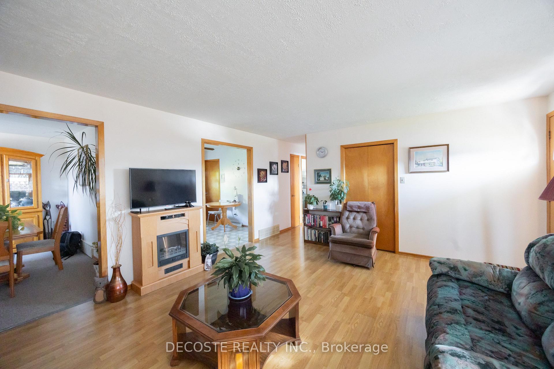 Photo 6 of 45 Clement Street, North Glengarry, Alexandria — HOMEH