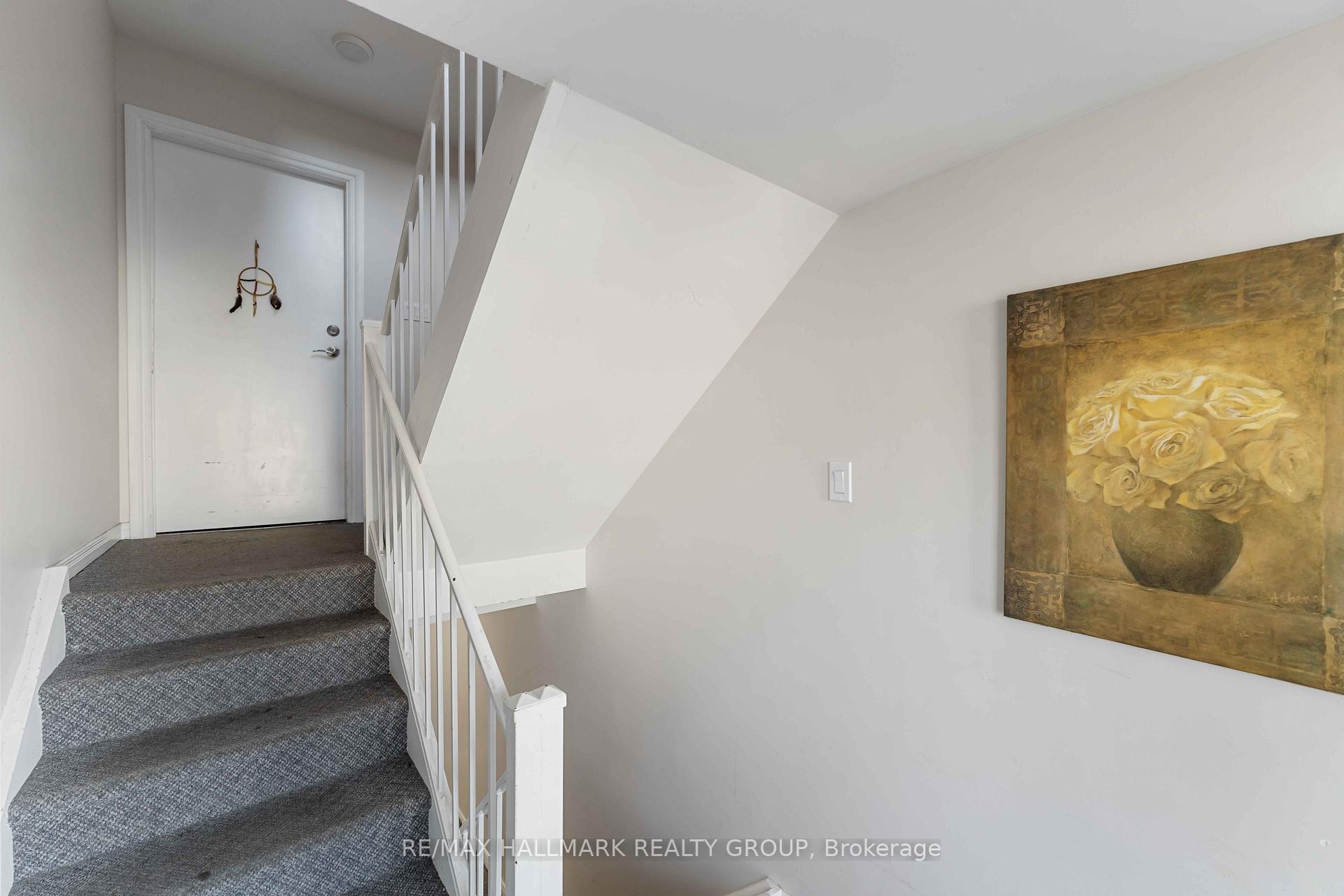 Photo 3 of 732 Morin Street, Ottawa, Castle Heights — HOMEH