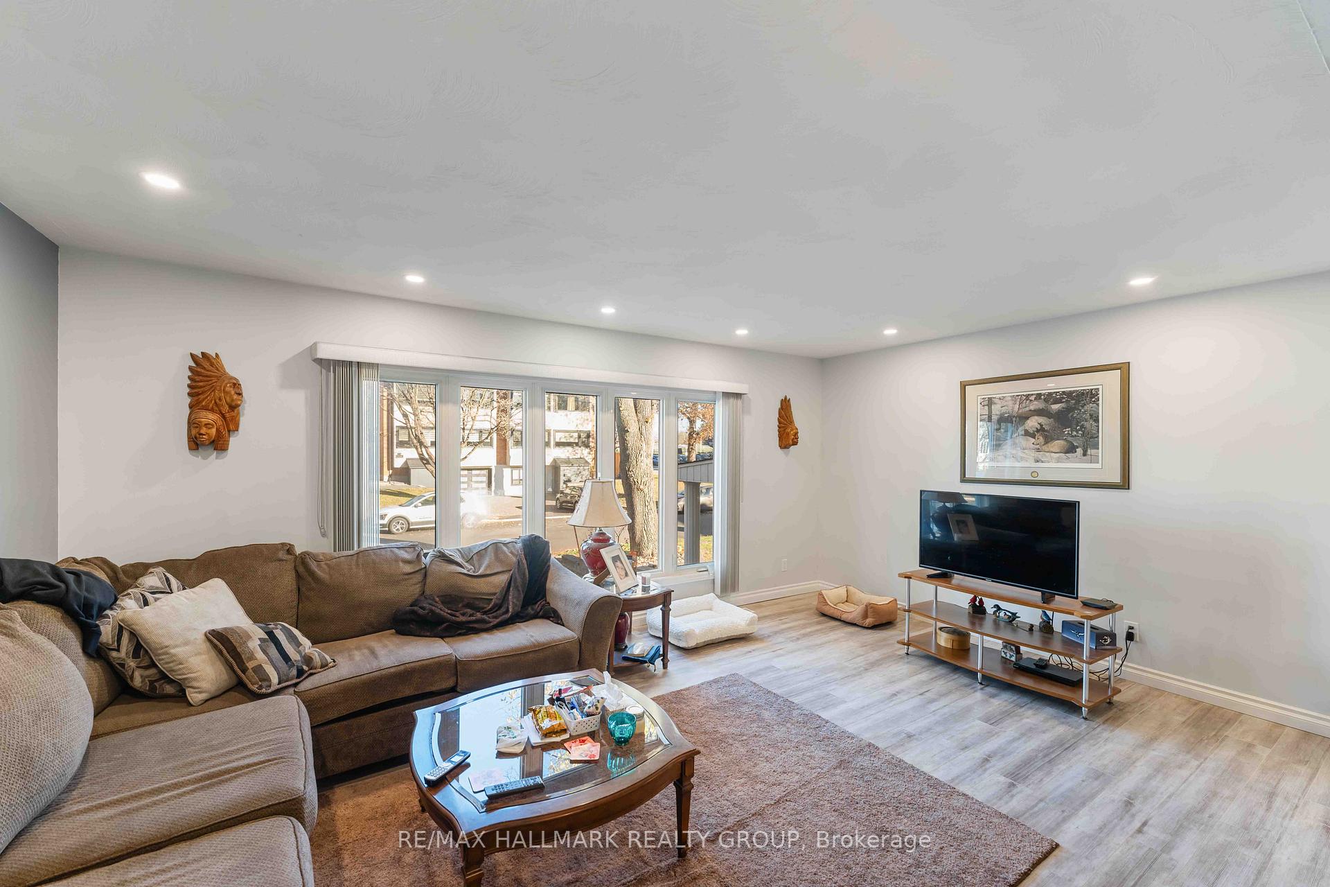 Photo 6 of 732 Morin Street, Ottawa, Castle Heights — HOMEH