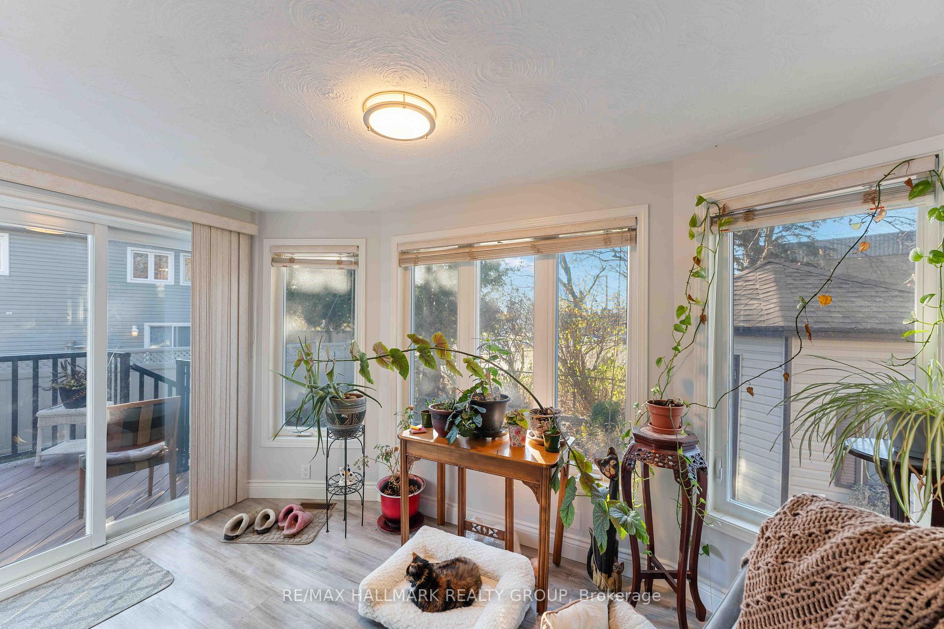 Photo 10 of 732 Morin Street, Ottawa, Castle Heights — HOMEH