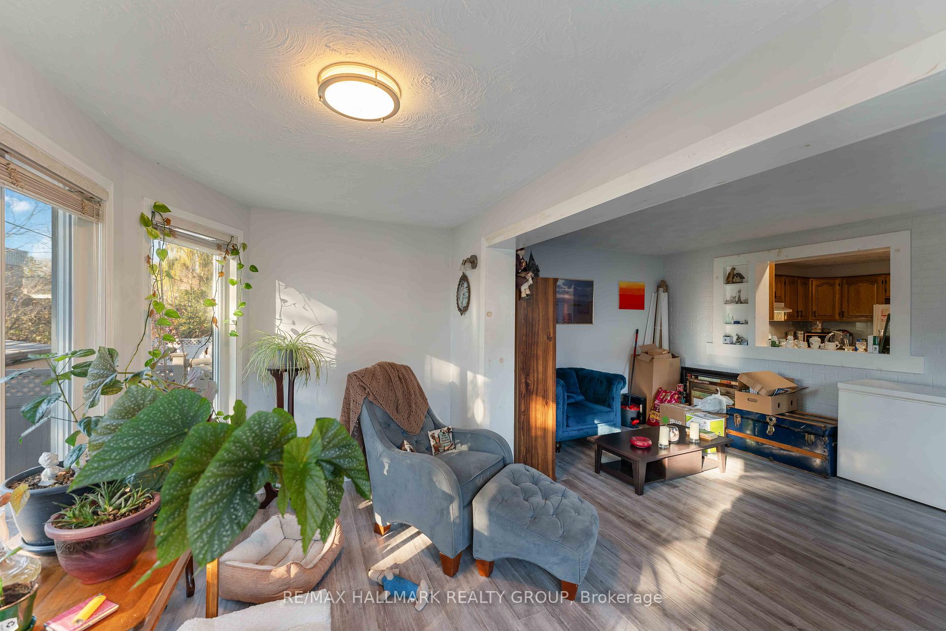 Photo 11 of 732 Morin Street, Ottawa, Castle Heights — HOMEH