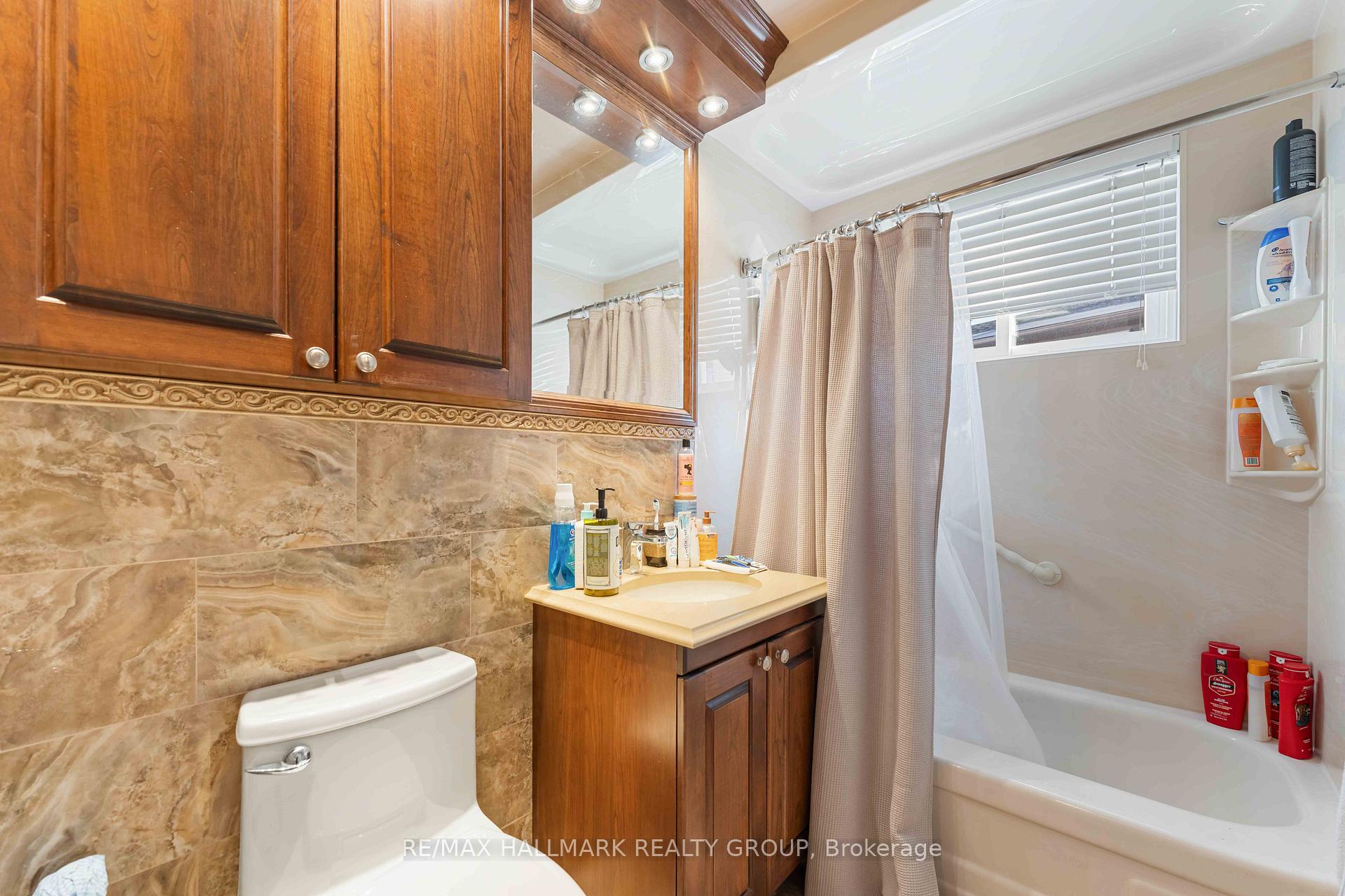 Photo 12 of 732 Morin Street, Ottawa, Castle Heights — HOMEH