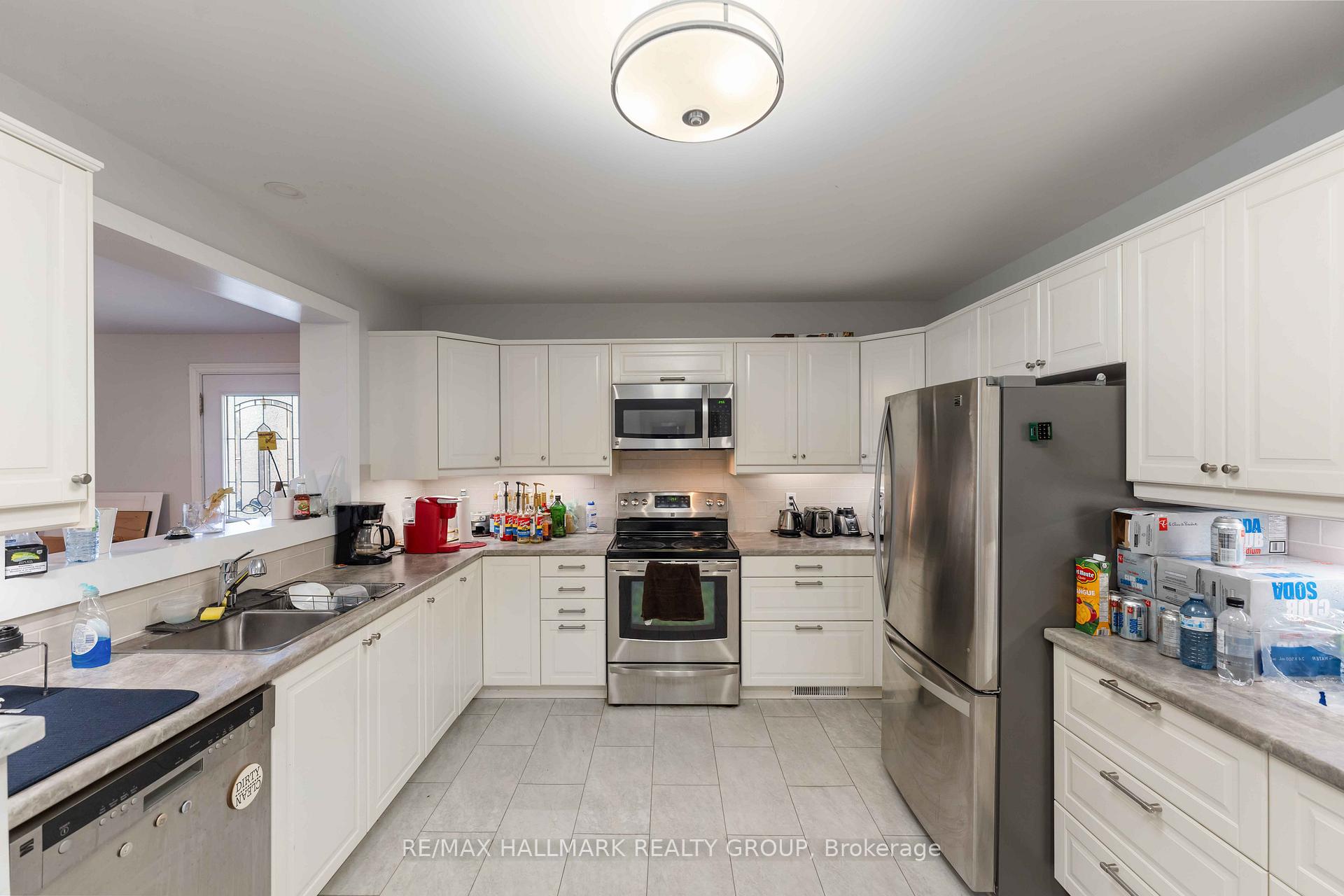 Photo 18 of 732 Morin Street, Ottawa, Castle Heights — HOMEH