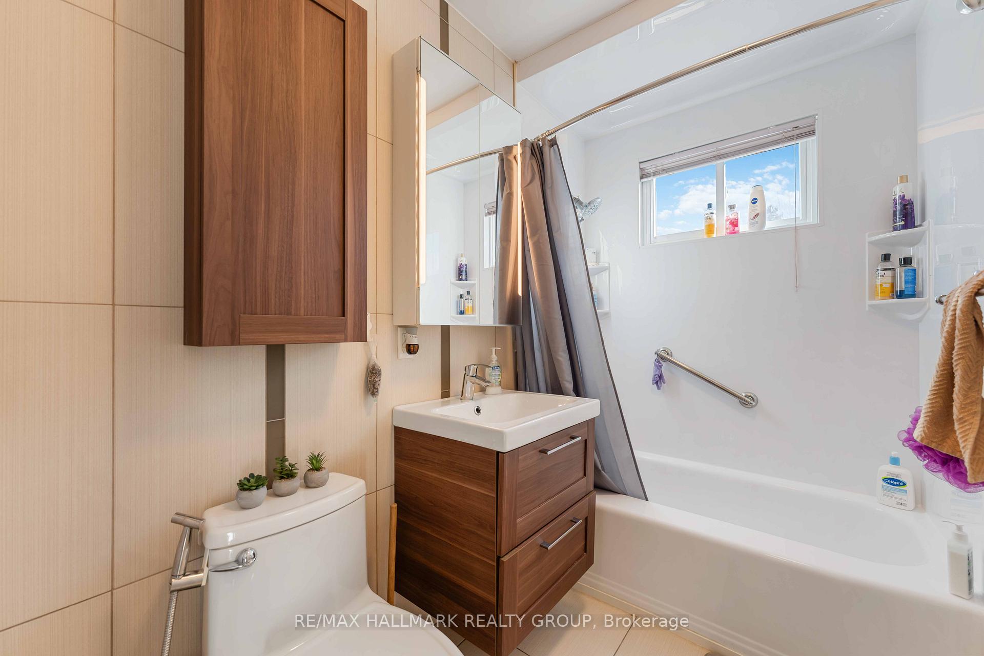 Photo 23 of 732 Morin Street, Ottawa, Castle Heights — HOMEH
