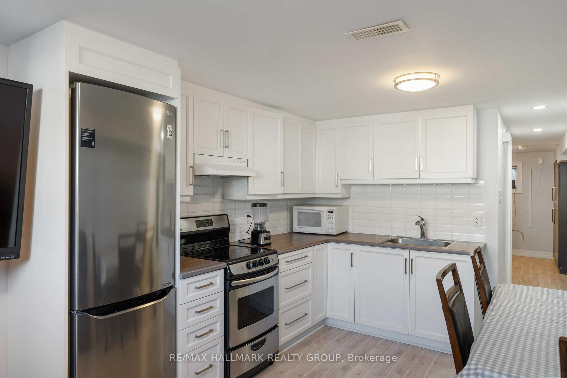 Photo 26 of 732 Morin Street, Ottawa, Castle Heights — HOMEH