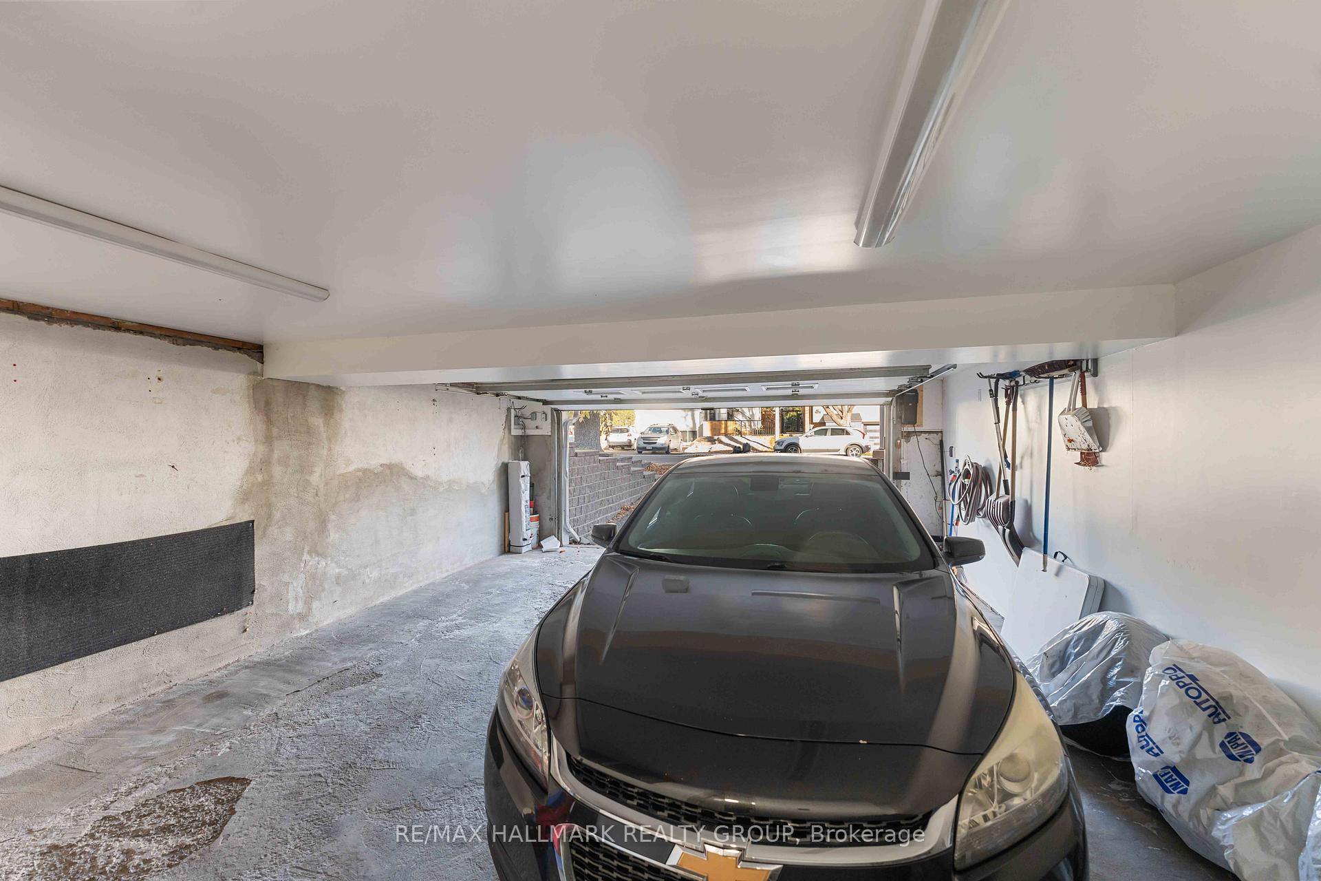 Photo 33 of 732 Morin Street, Ottawa, Castle Heights — HOMEH