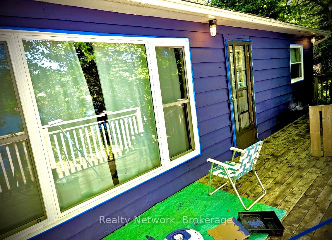 Front of 412 Sherwood Drive W