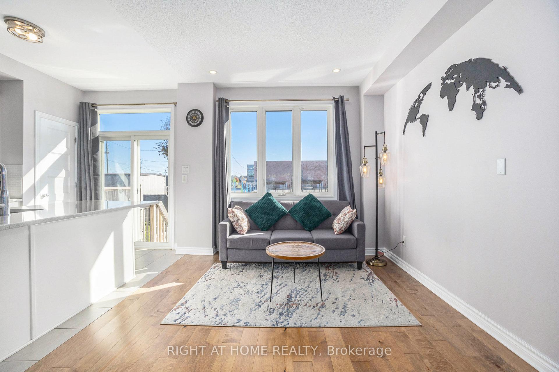 Photo 5 of 116 Yellowcress Way, Ottawa, Avalon West — HOMEH