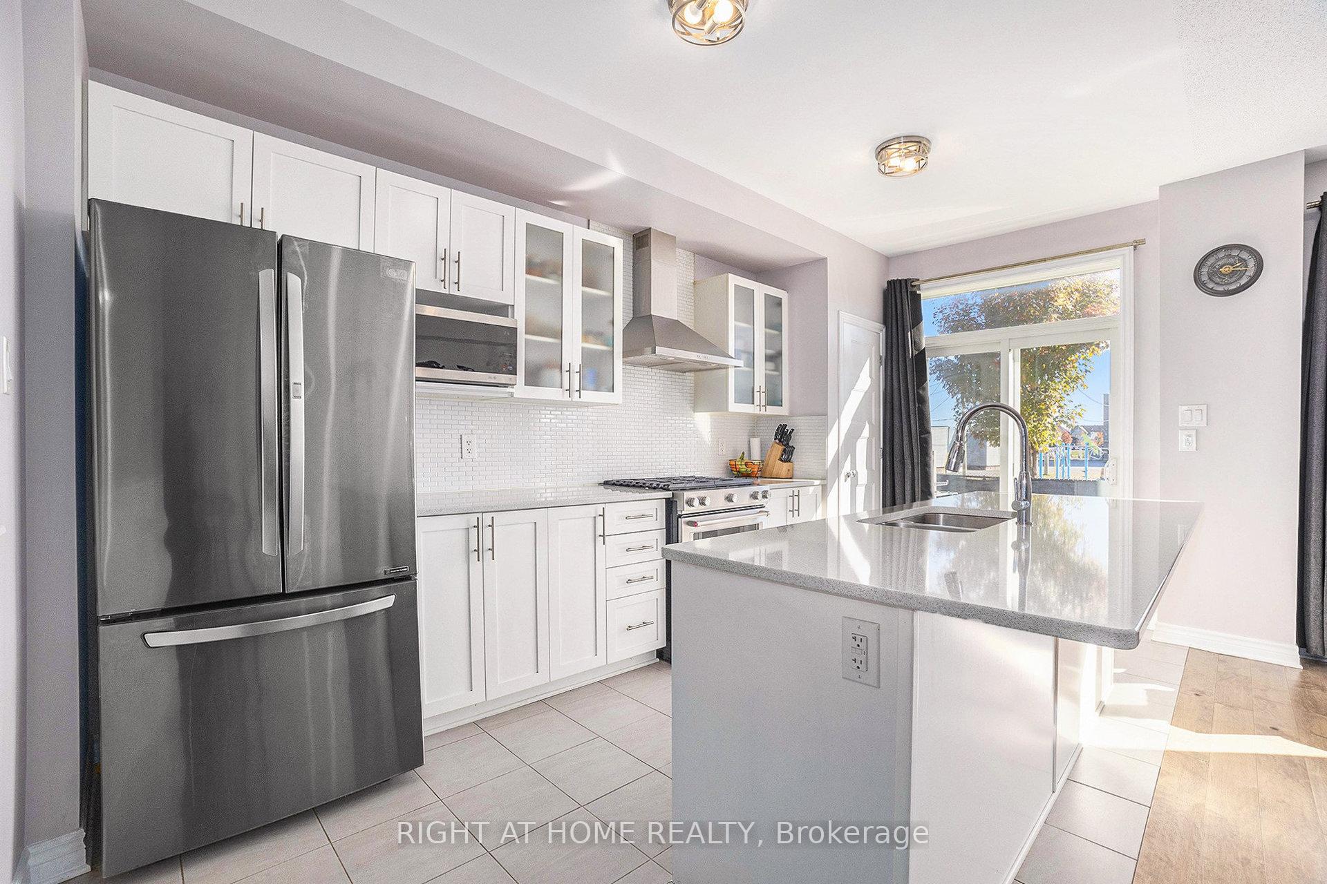 Photo 14 of 116 Yellowcress Way, Ottawa, Avalon West — HOMEH