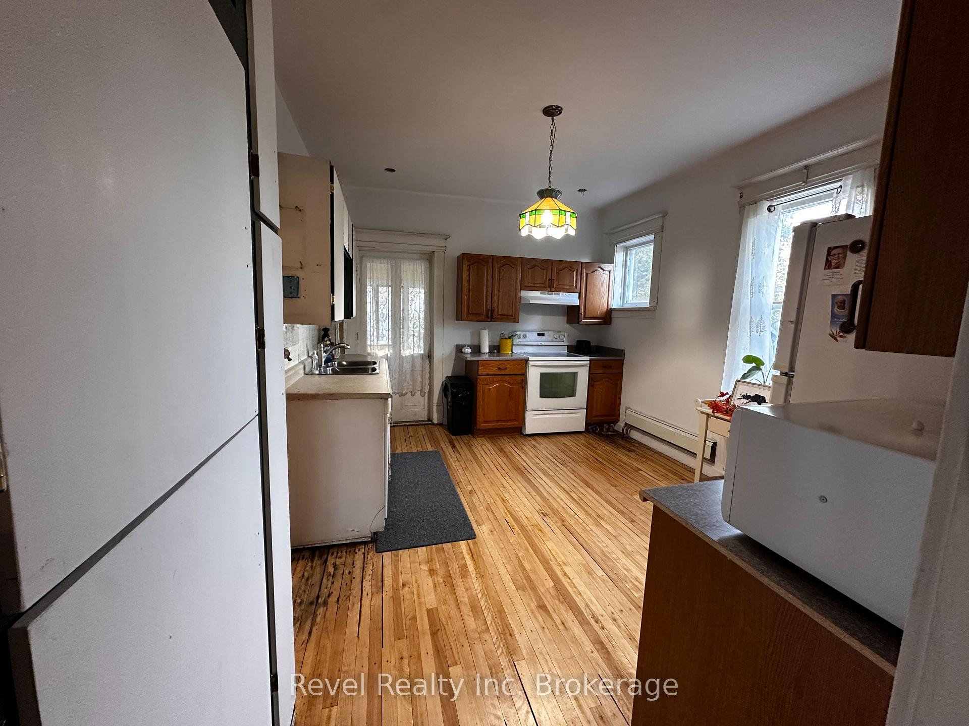 Photo 10 of 551 First Avenue E, North Bay, Central — HOMEH