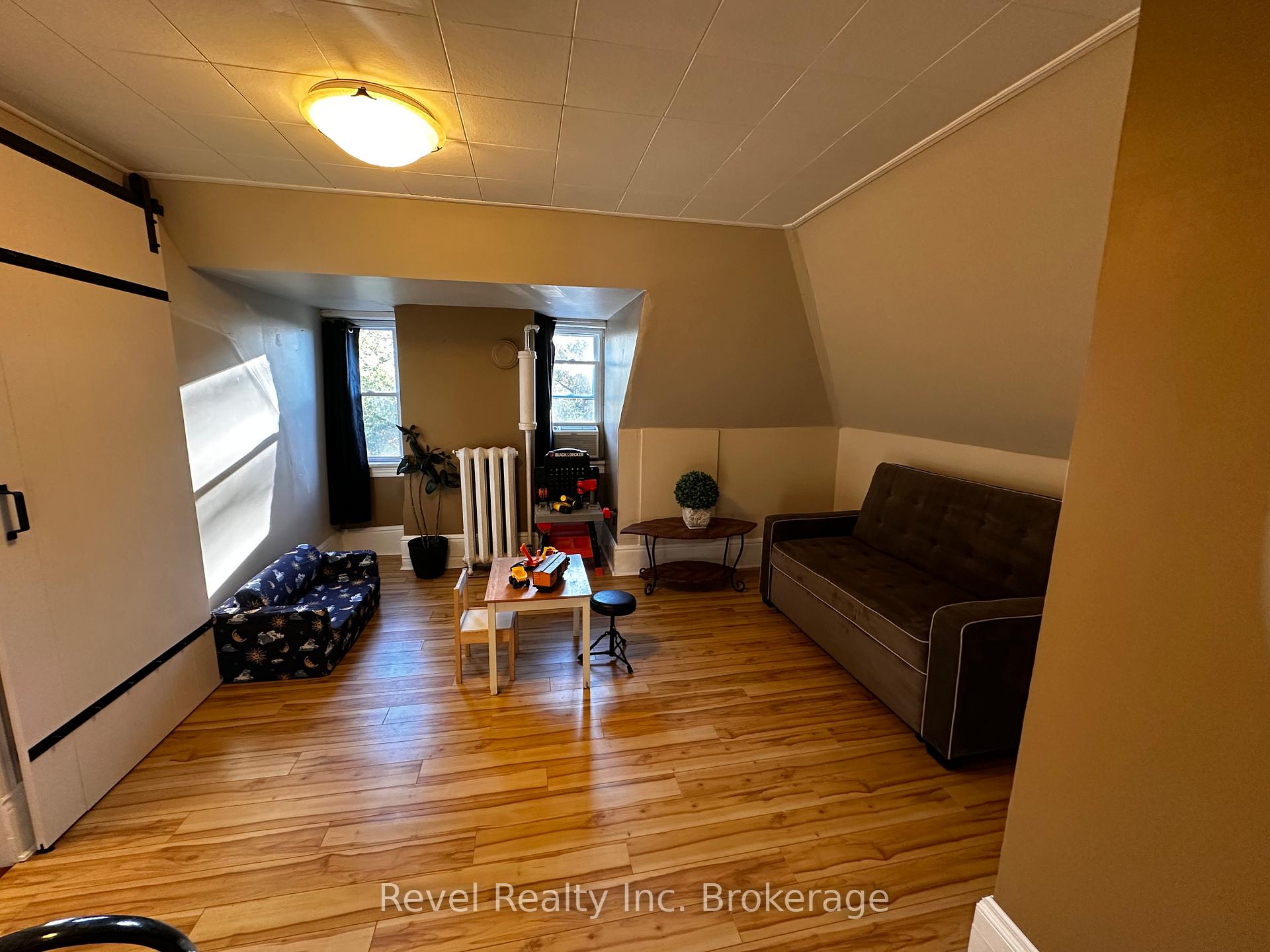 Photo 23 of 551 First Avenue E, North Bay, Central — HOMEH
