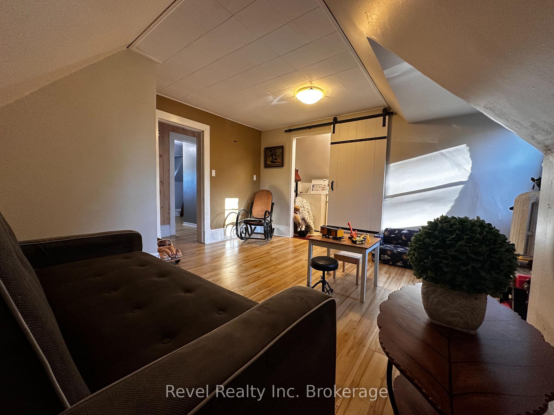 Photo 24 of 551 First Avenue E, North Bay, Central — HOMEH