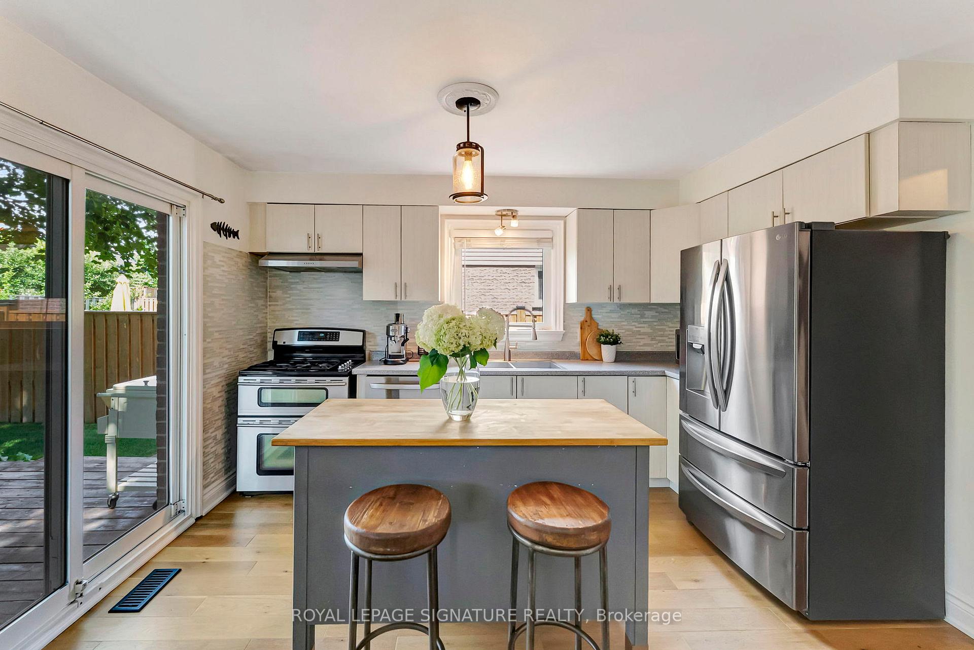 Photo 16 of 873 Laurier Avenue, Milton, Timberlea — HOMEH