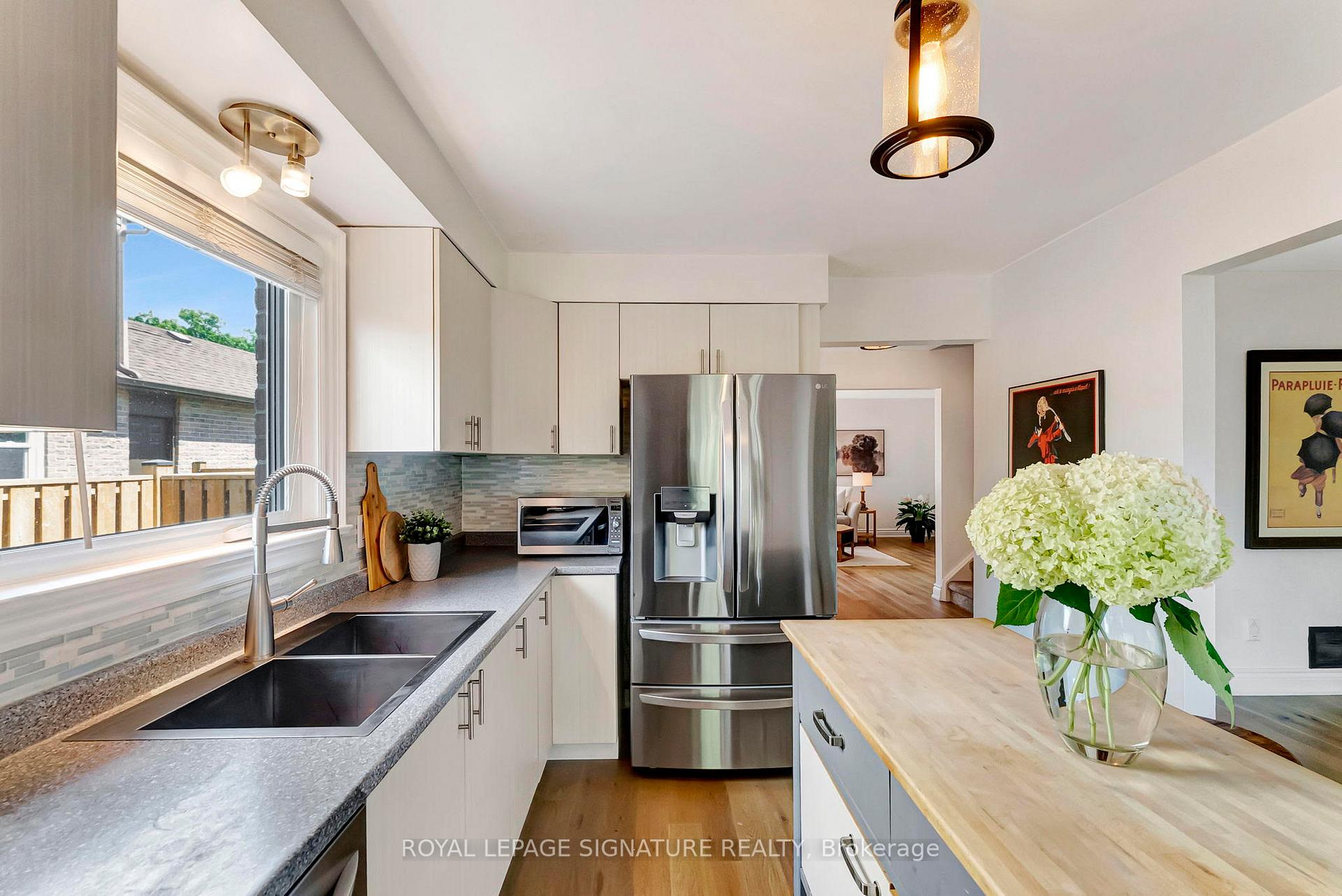 Photo 13 of 873 Laurier Avenue, Milton, Timberlea — HOMEH