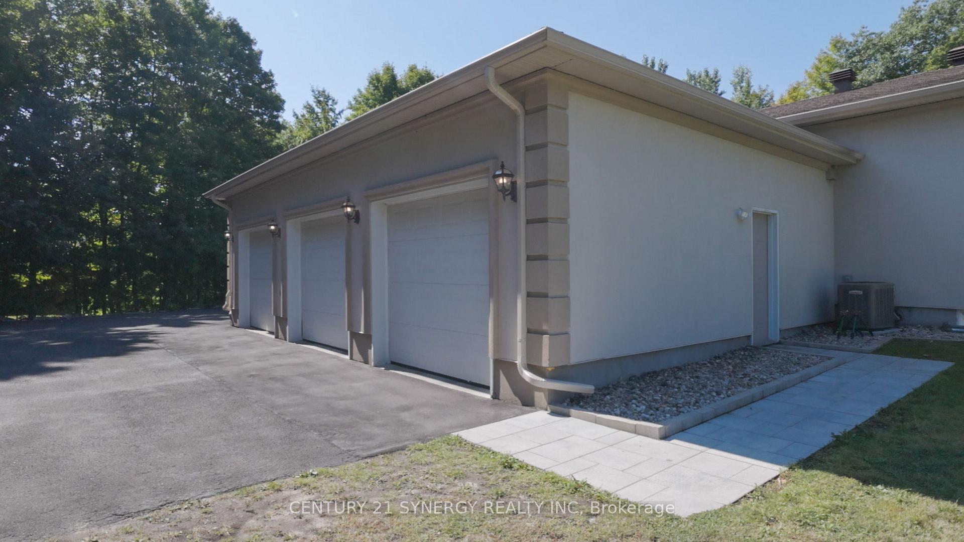 Photo 5 of 1281 Georges Vanier Drive N, Ottawa, Cumberland Ridge — HOMEH