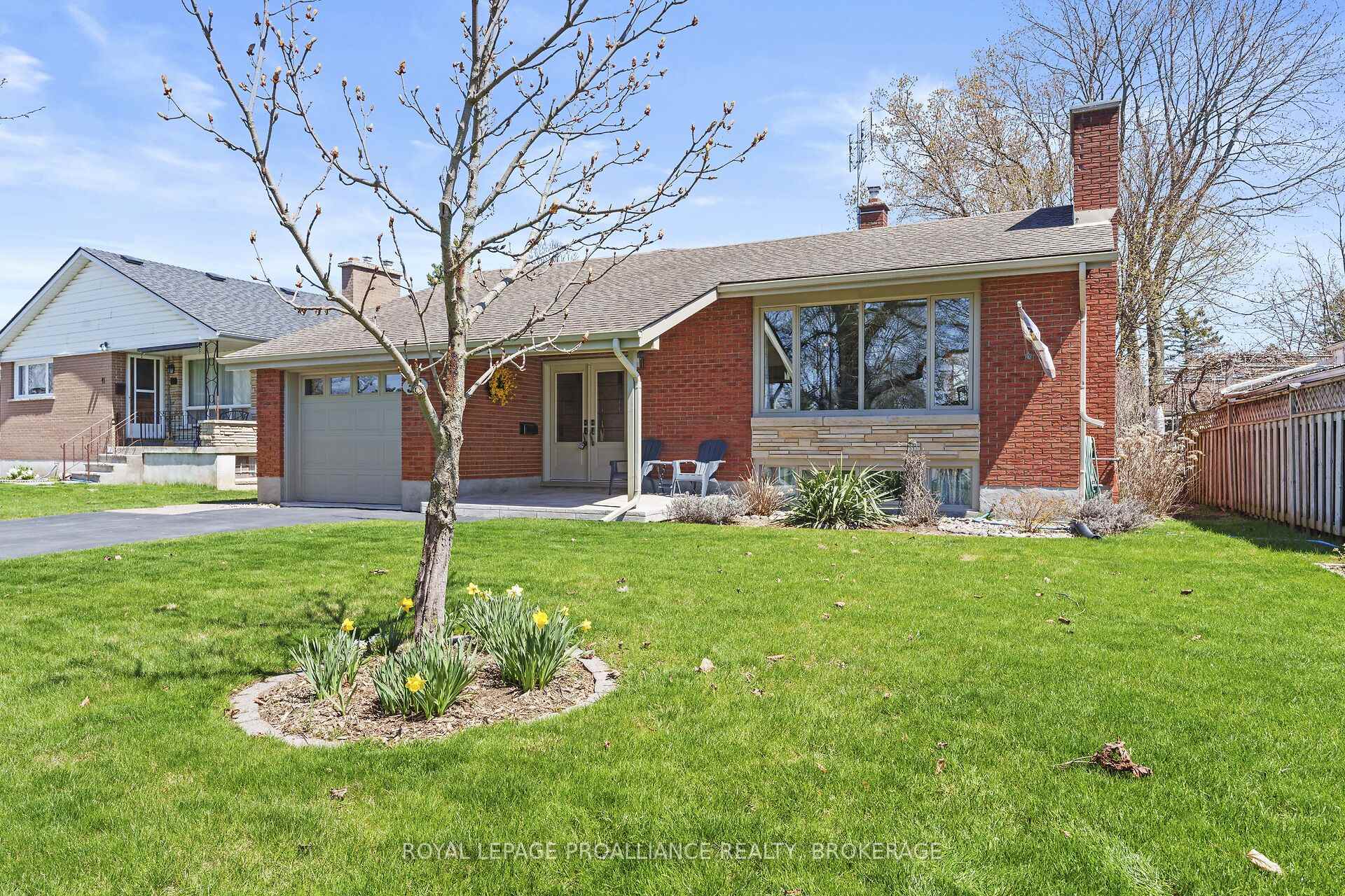 Photo 3 of 37 Robert Wallace Drive, Kingston, Central City West — HOMEH