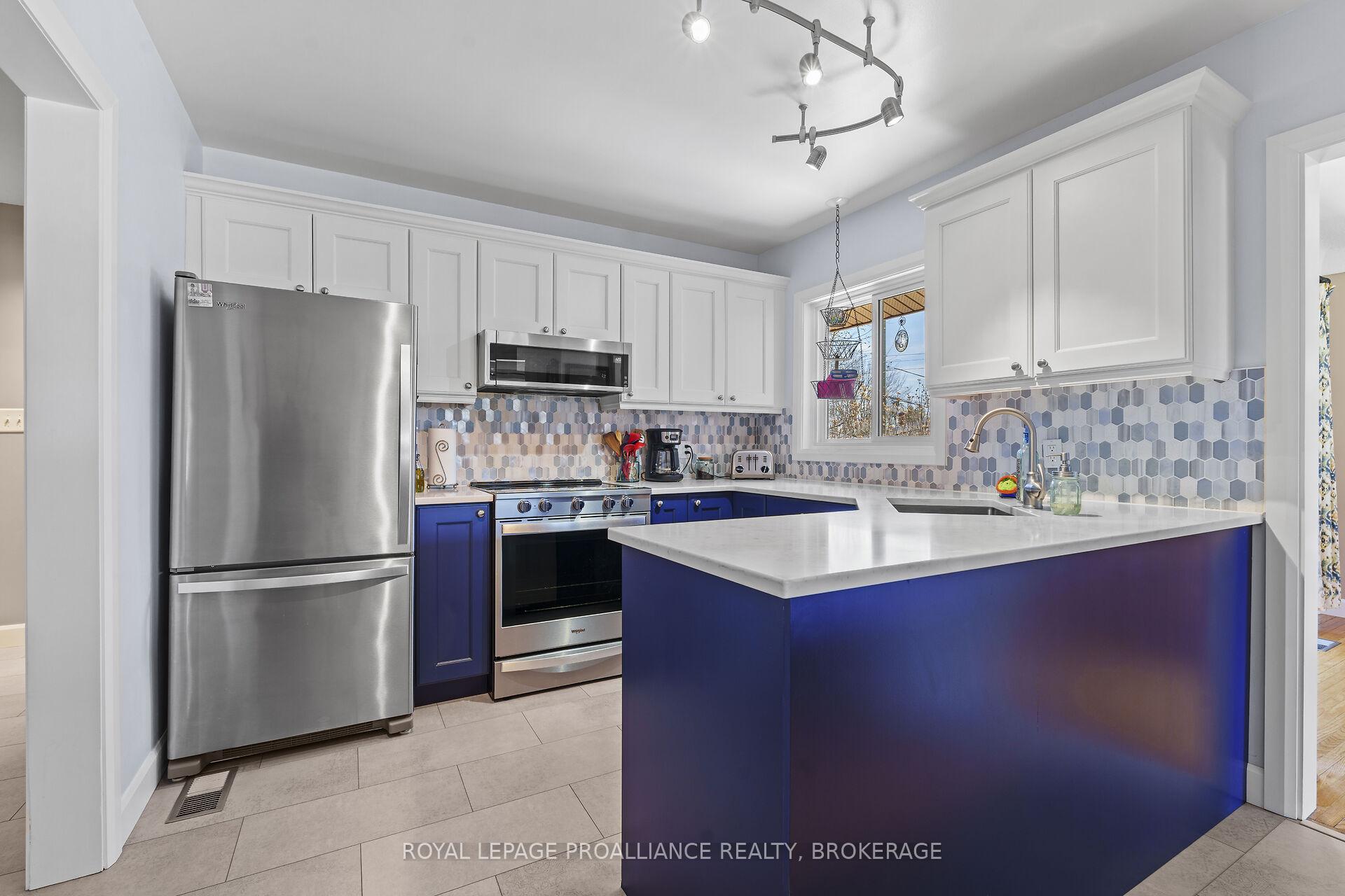 Photo 12 of 37 Robert Wallace Drive, Kingston, Central City West — HOMEH