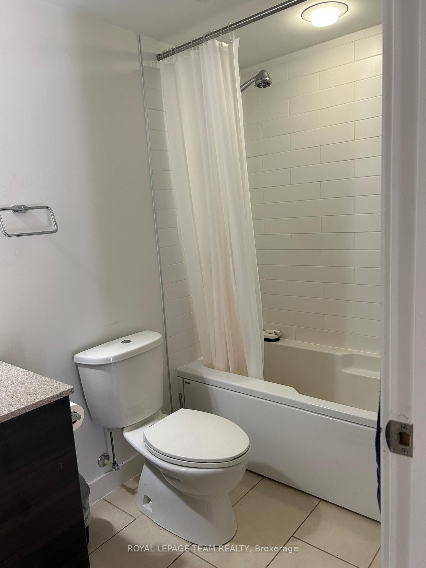 Photo 12 of Unit 820, 349 Mcleod Street, Ottawa, Ottawa Centre — HOMEH
