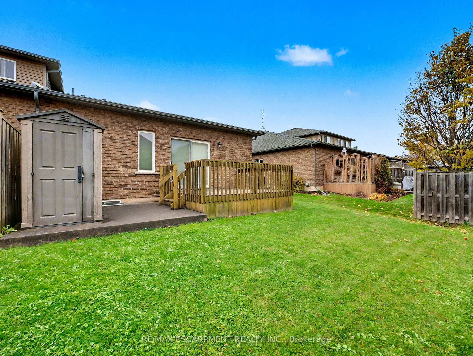 Photo 3 of 8 Willson Crossing, Pelham, Fonthill — HOMEH