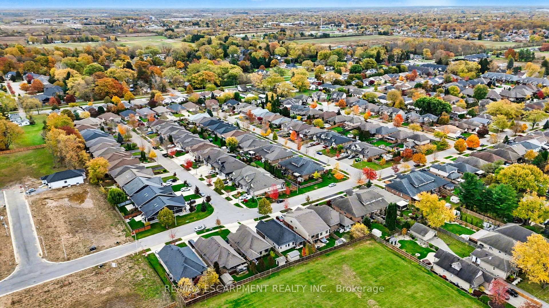 Photo 9 of 8 Willson Crossing, Pelham, Fonthill — HOMEH