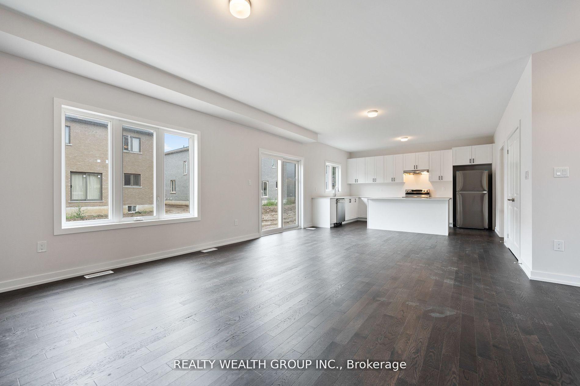 Photo 4 of 18 Tulip Crescent N, Norfolk, Simcoe — HOMEH