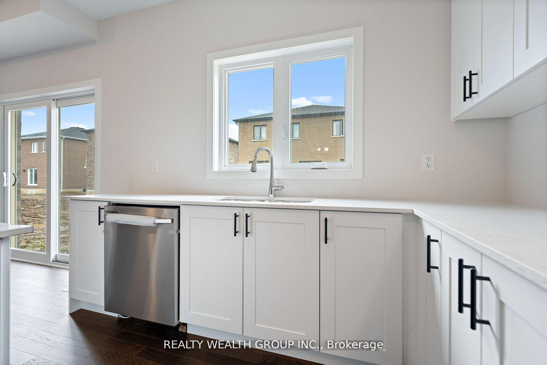 Photo 6 of 18 Tulip Crescent N, Norfolk, Simcoe — HOMEH