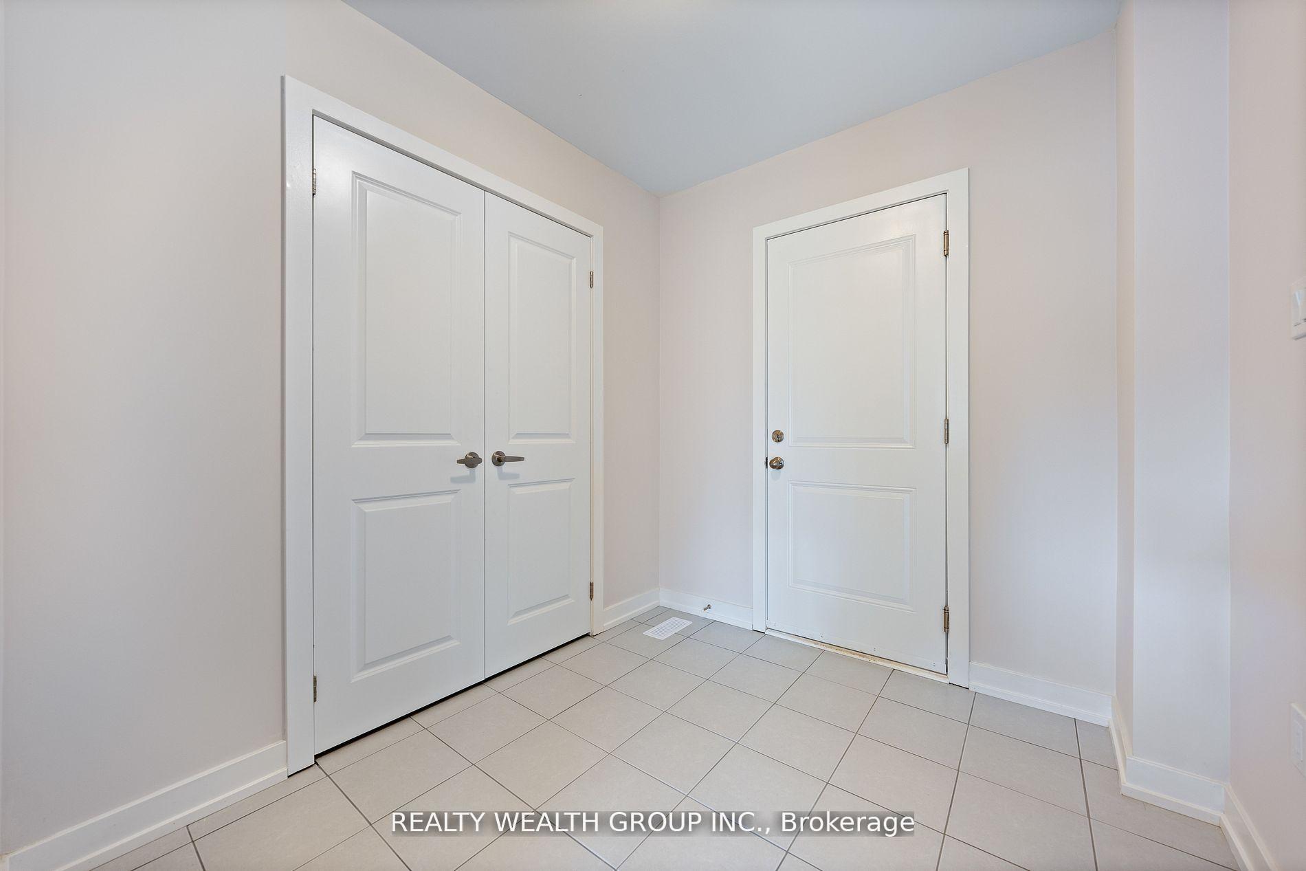 Photo 13 of 18 Tulip Crescent N, Norfolk, Simcoe — HOMEH