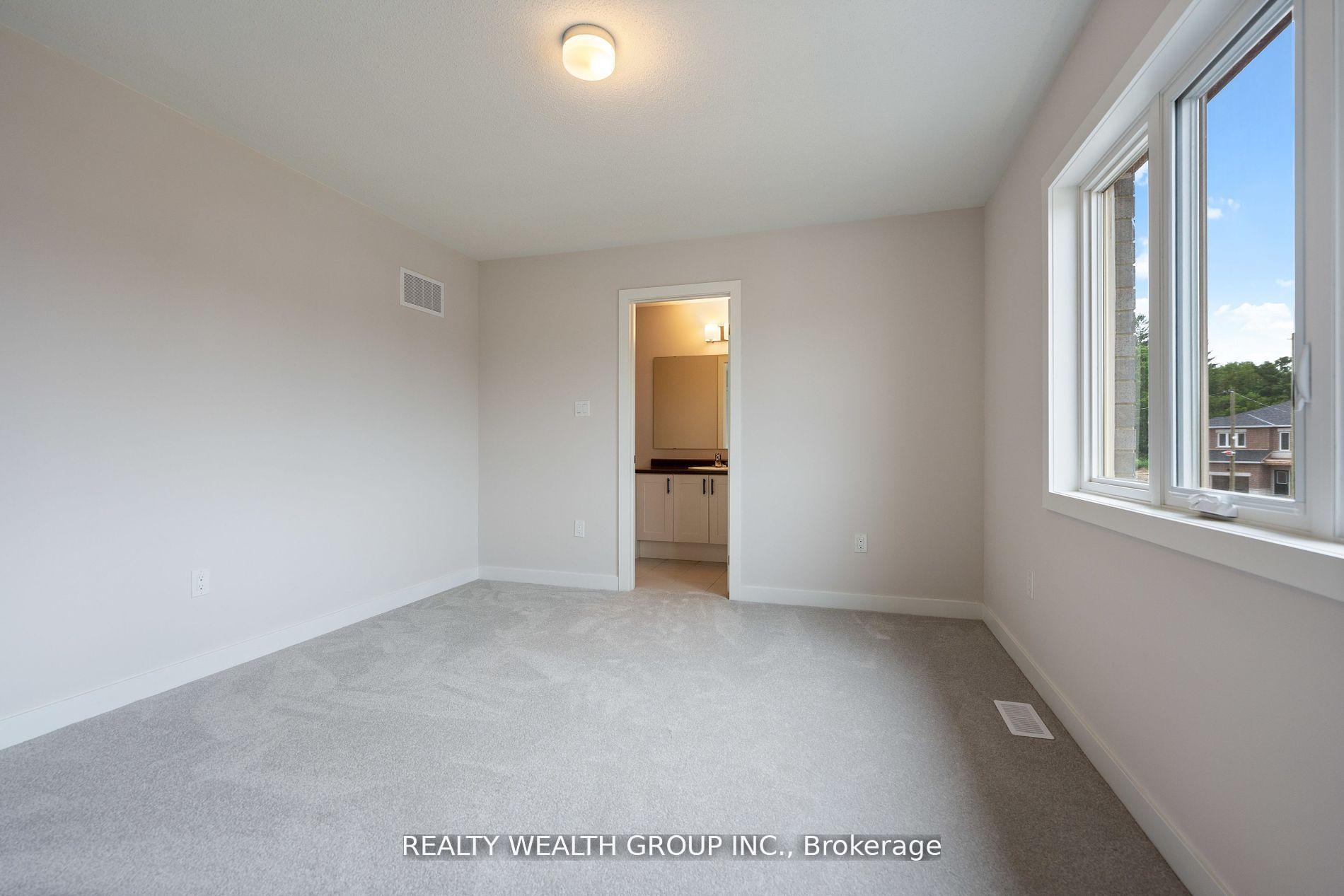 Photo 15 of 18 Tulip Crescent N, Norfolk, Simcoe — HOMEH