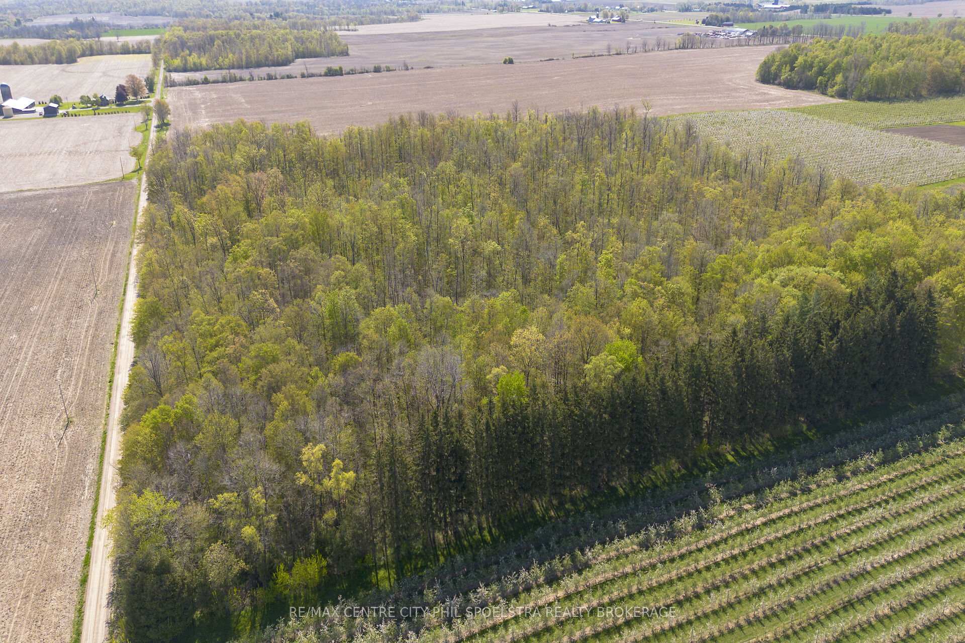 Photo 11 of 1355 Ausable Road, North Middlesex, Rural North Middlesex — HOMEH