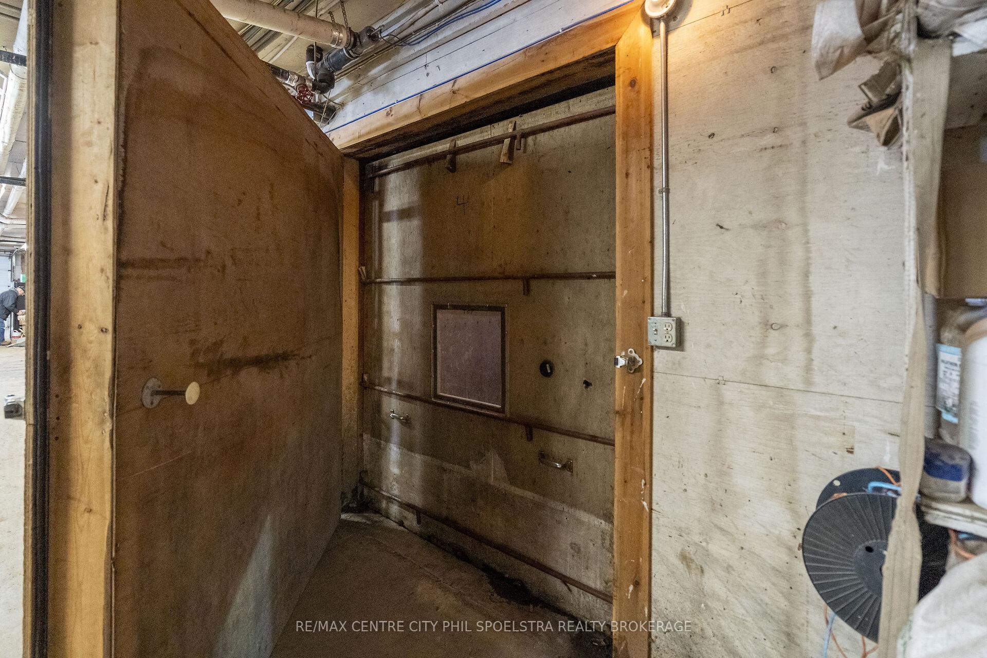 Photo 36 of 1355 Ausable Road, North Middlesex, Rural North Middlesex — HOMEH
