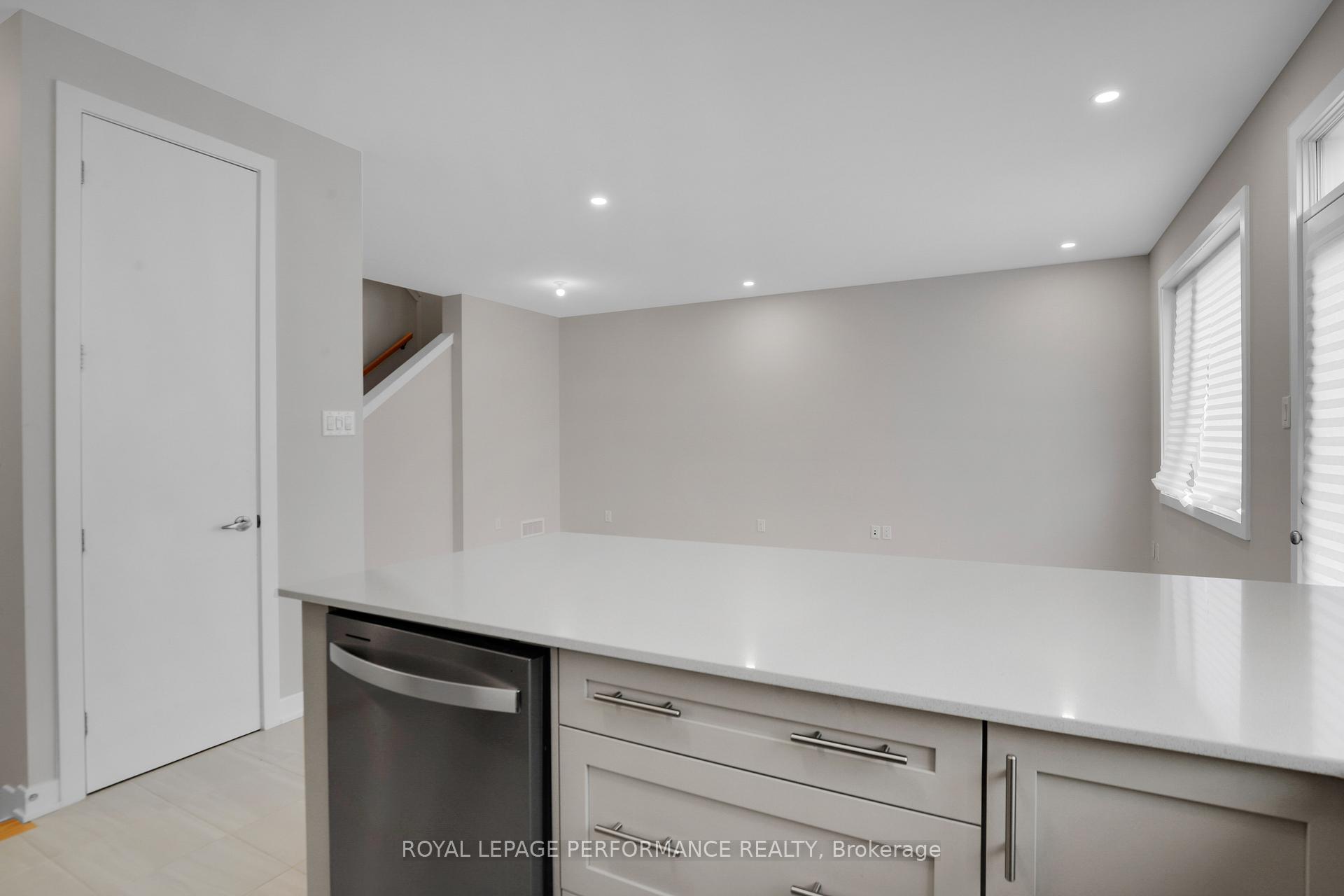 Photo 14 of 94 Pizzicato Street, Ottawa, Mer Bleue/Bradley Estates/Anderson Park — HOMEH