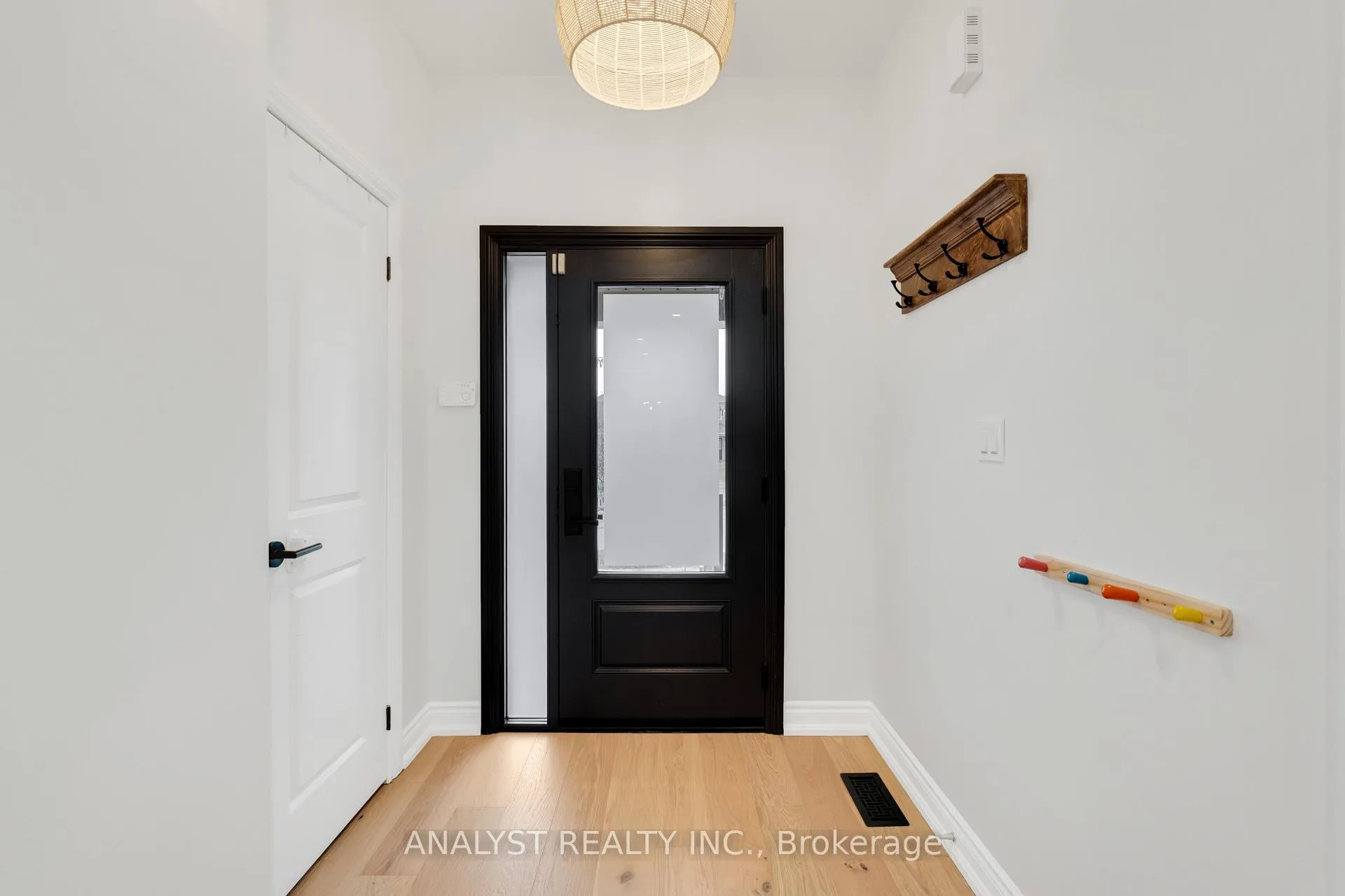 Photo 5 of 365 Isaac Murray Avenue, Vaughan, Maple — HOMEH