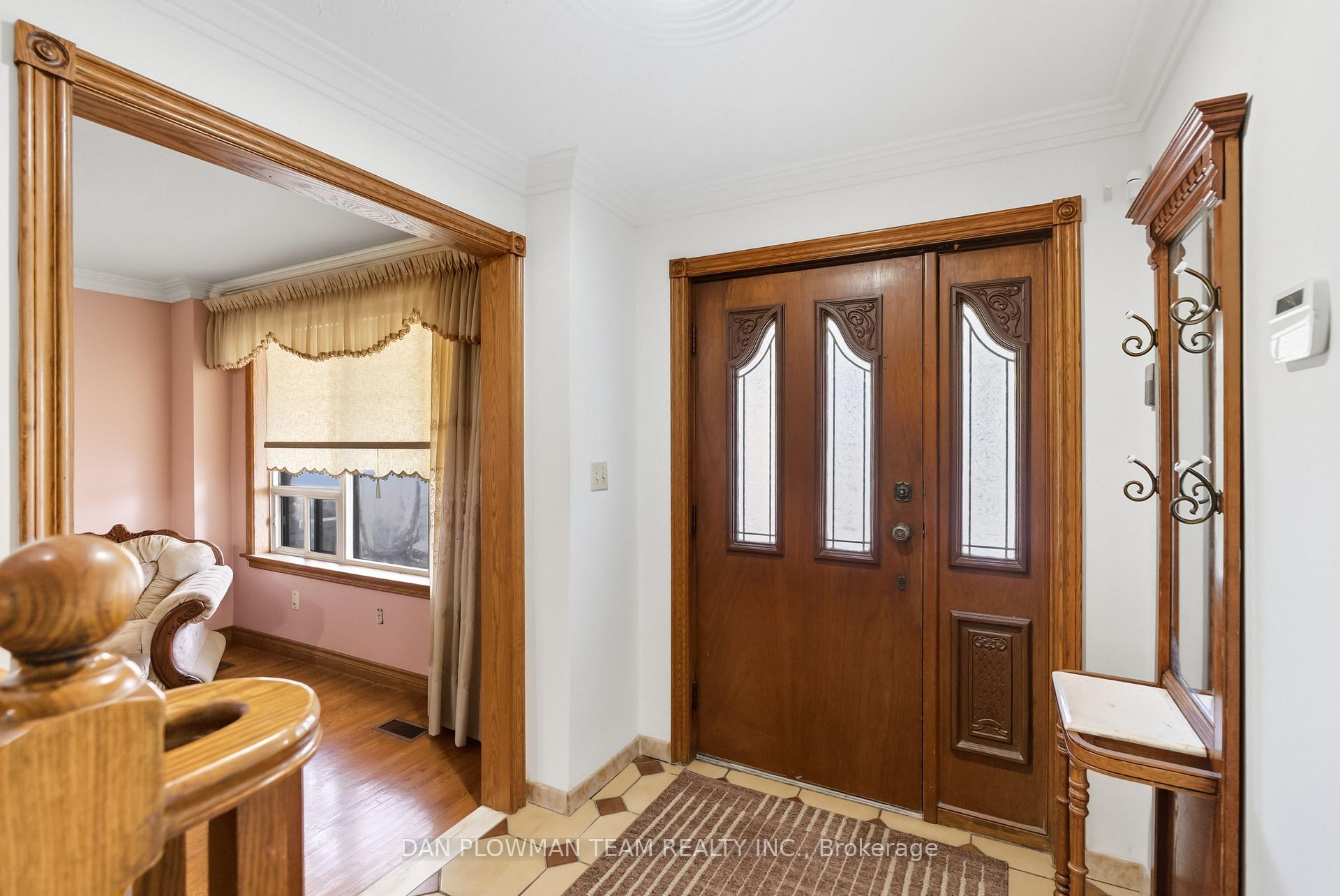Photo 6 of 292 Gibbons Street, Oshawa, McLaughlin — HOMEH